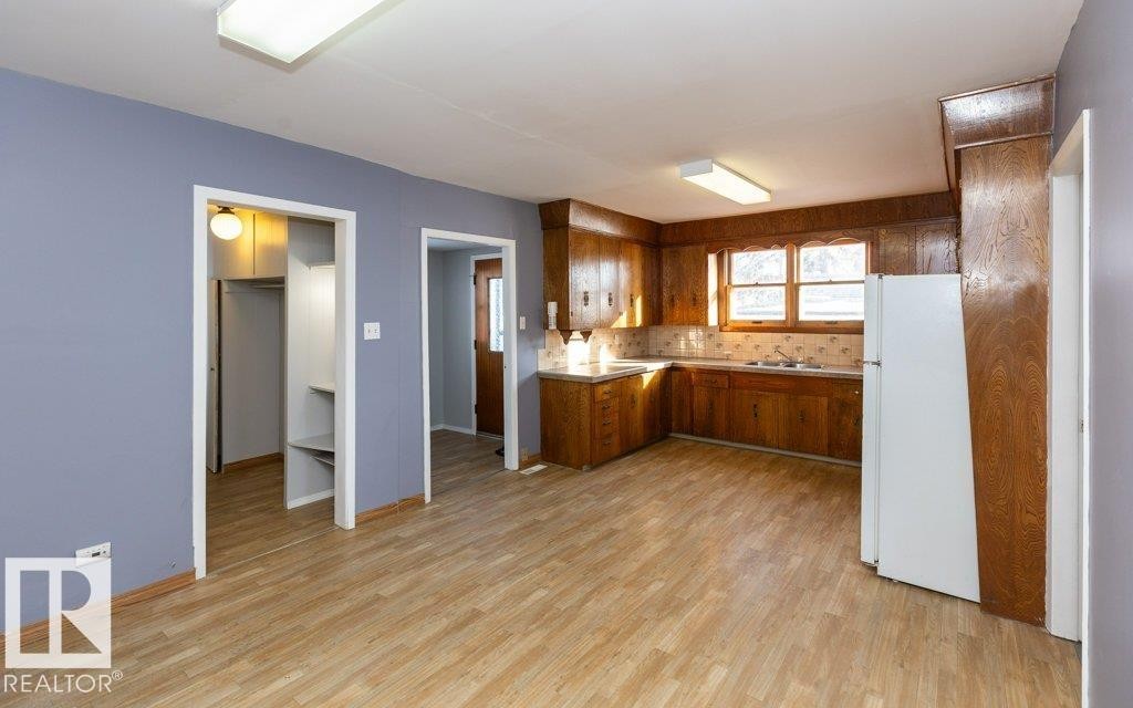 












9836 100 Street 

,
Westlock,




AB
T7P 2R2

