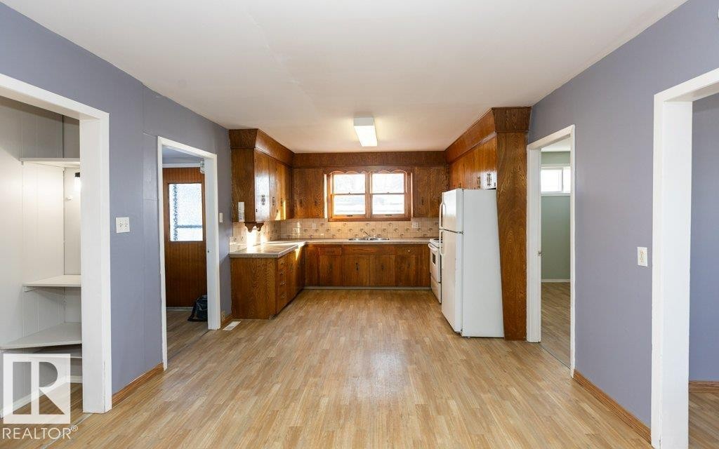 












9836 100 Street 

,
Westlock,




AB
T7P 2R2

