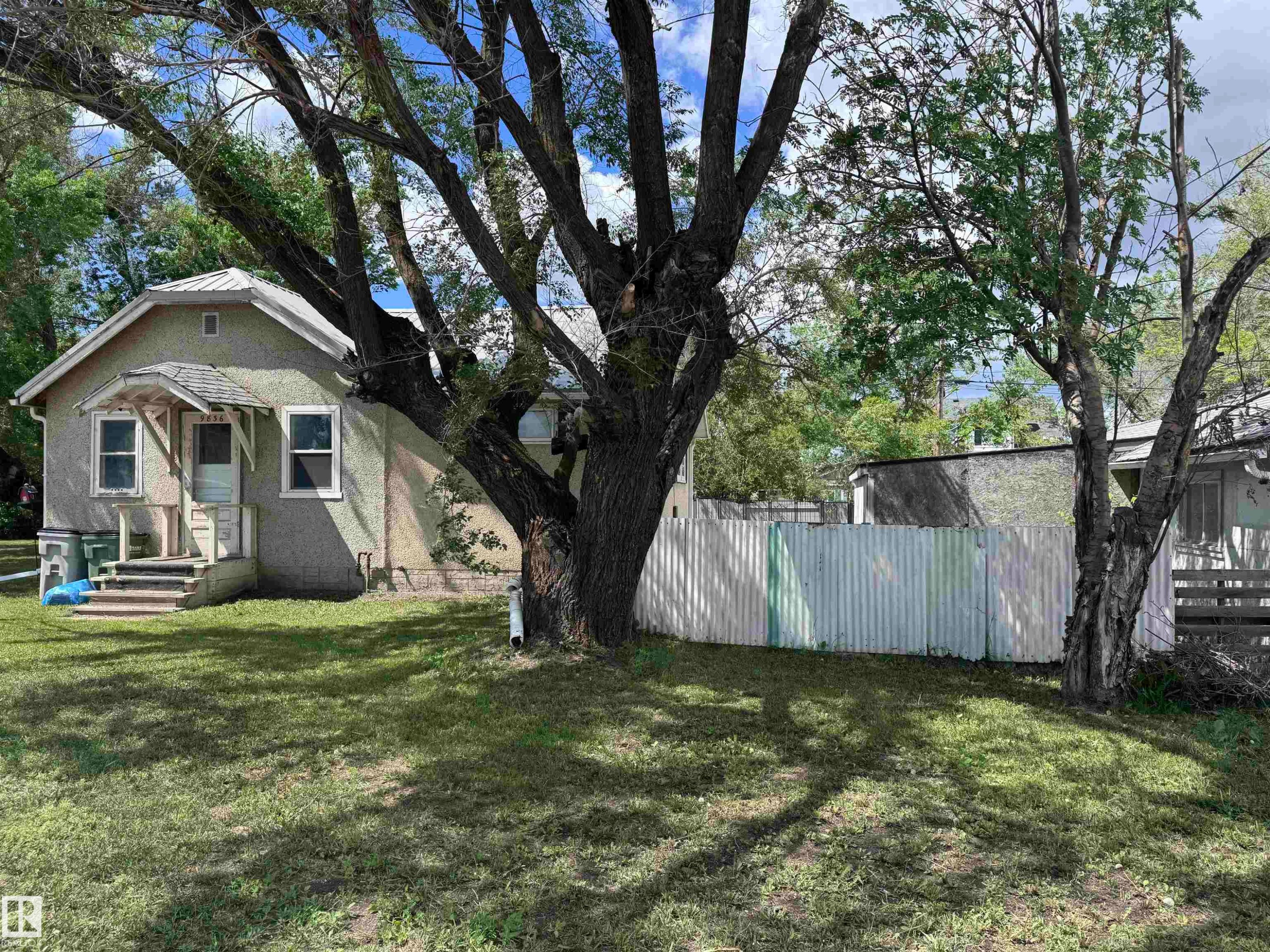 












9836 100 Street 

,
Westlock,




AB
T7P 2R2

