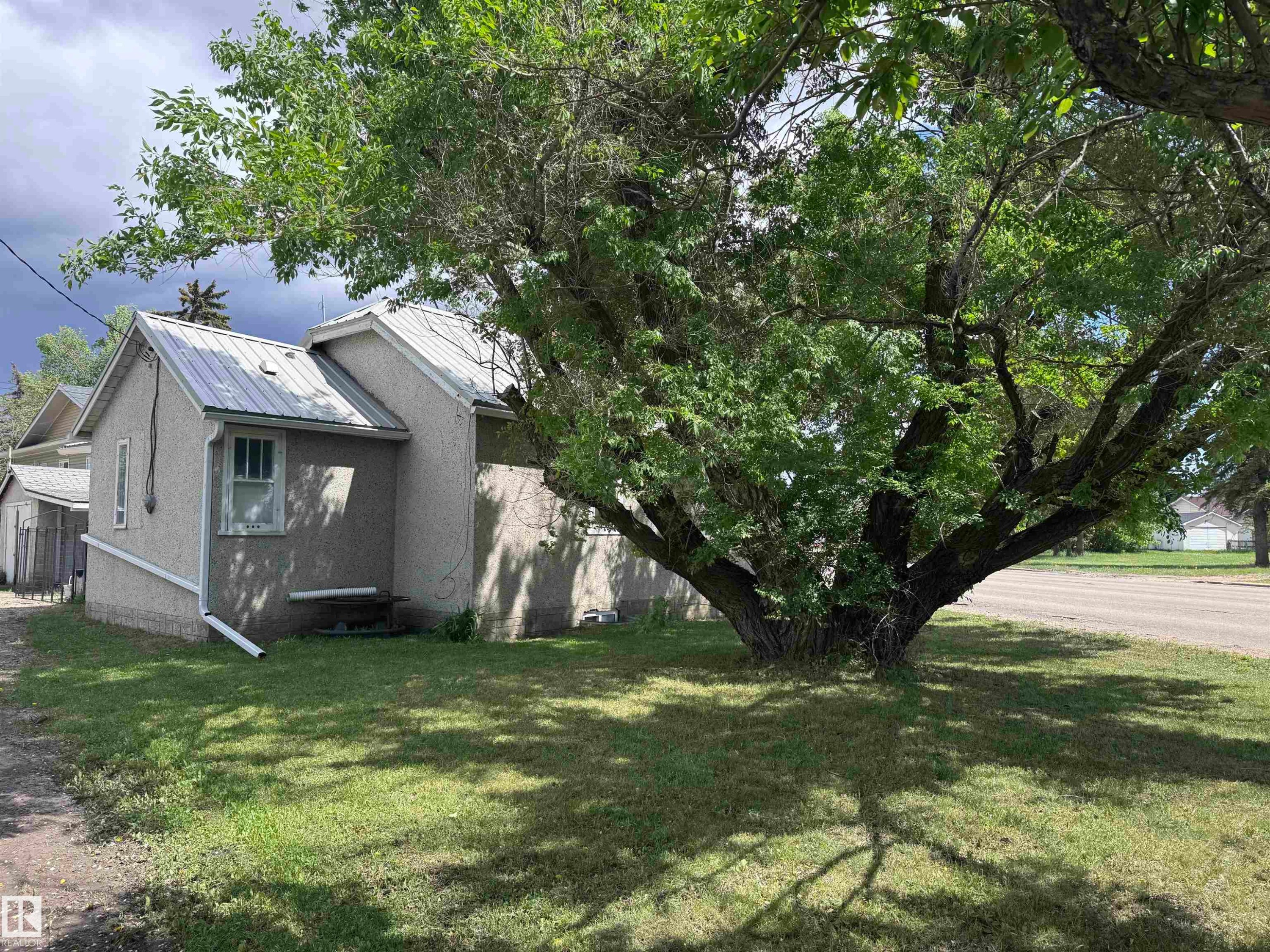












9836 100 Street 

,
Westlock,




AB
T7P 2R2

