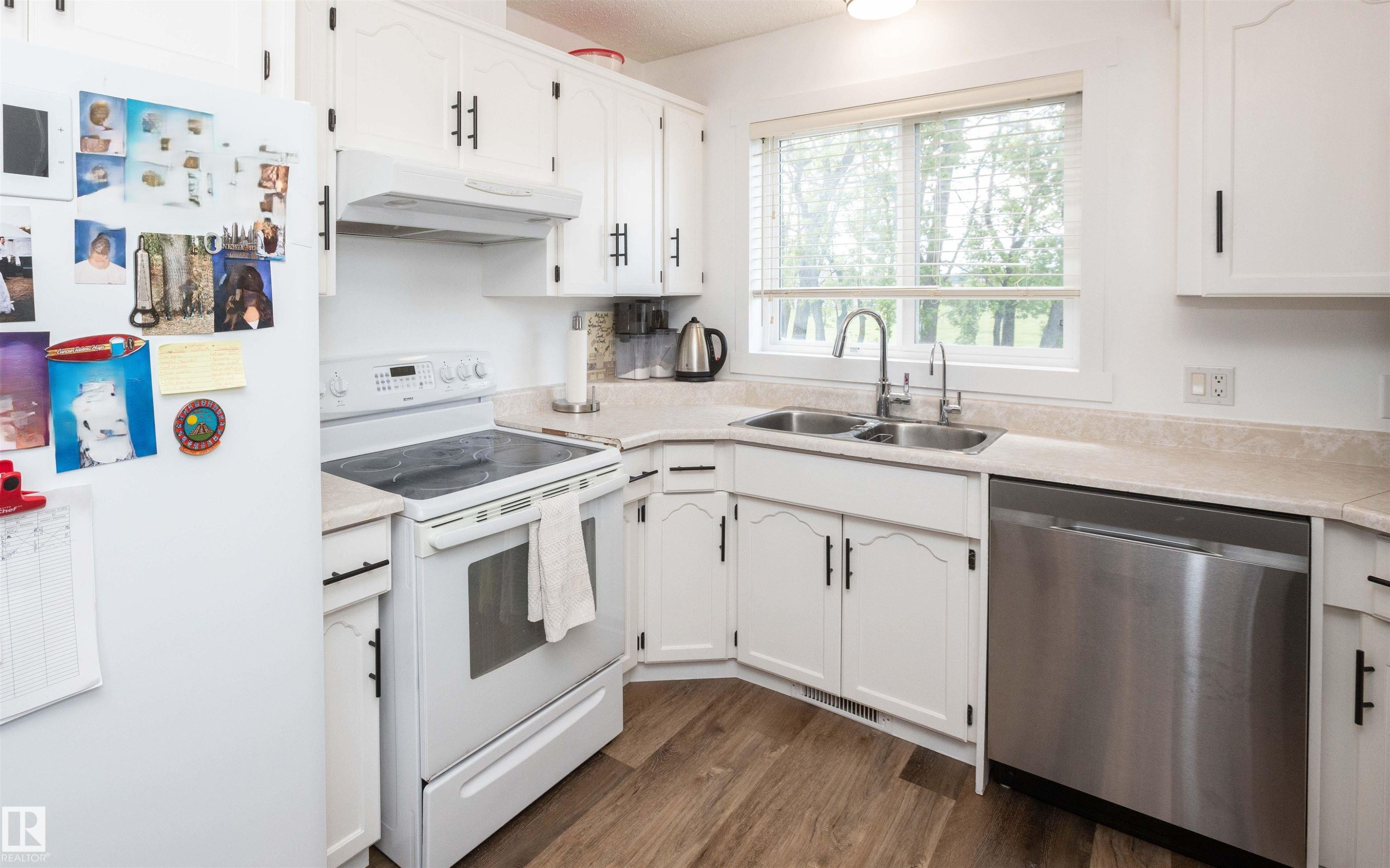 












10232 101 Street 

,
Westlock,




AB
T7P 1X9

