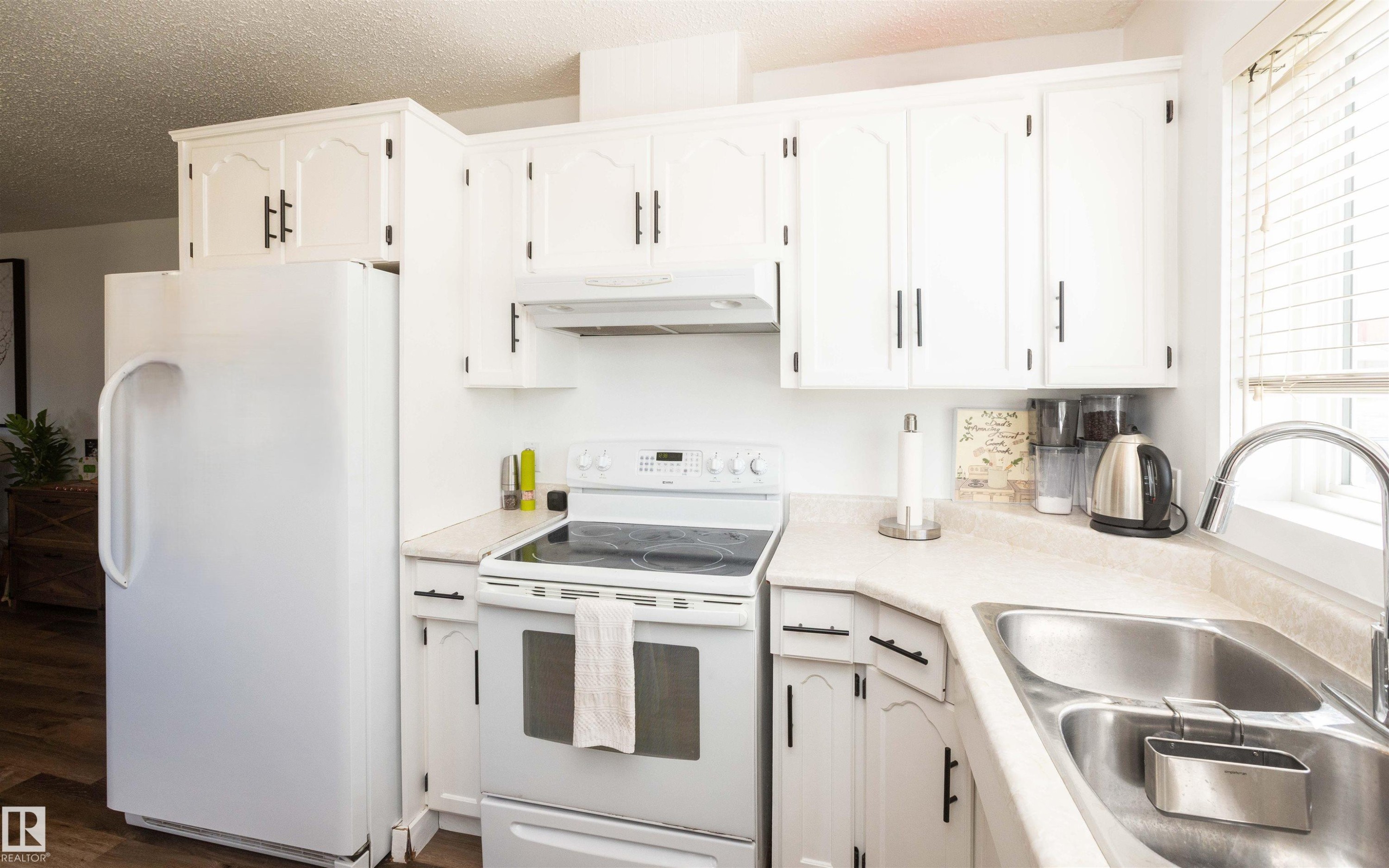 












10232 101 Street 

,
Westlock,




AB
T7P 1X9


