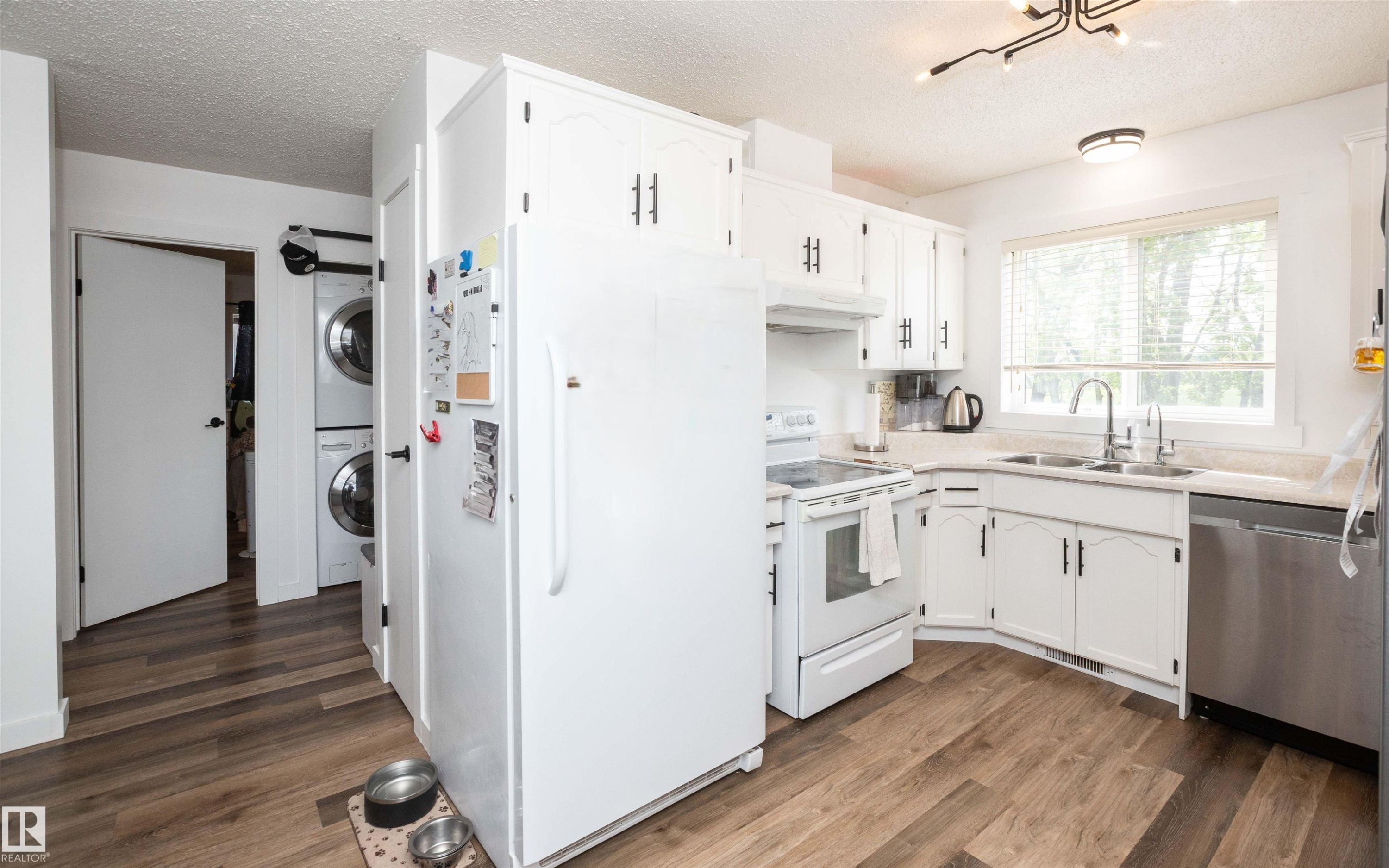 












10232 101 Street 

,
Westlock,




AB
T7P 1X9

