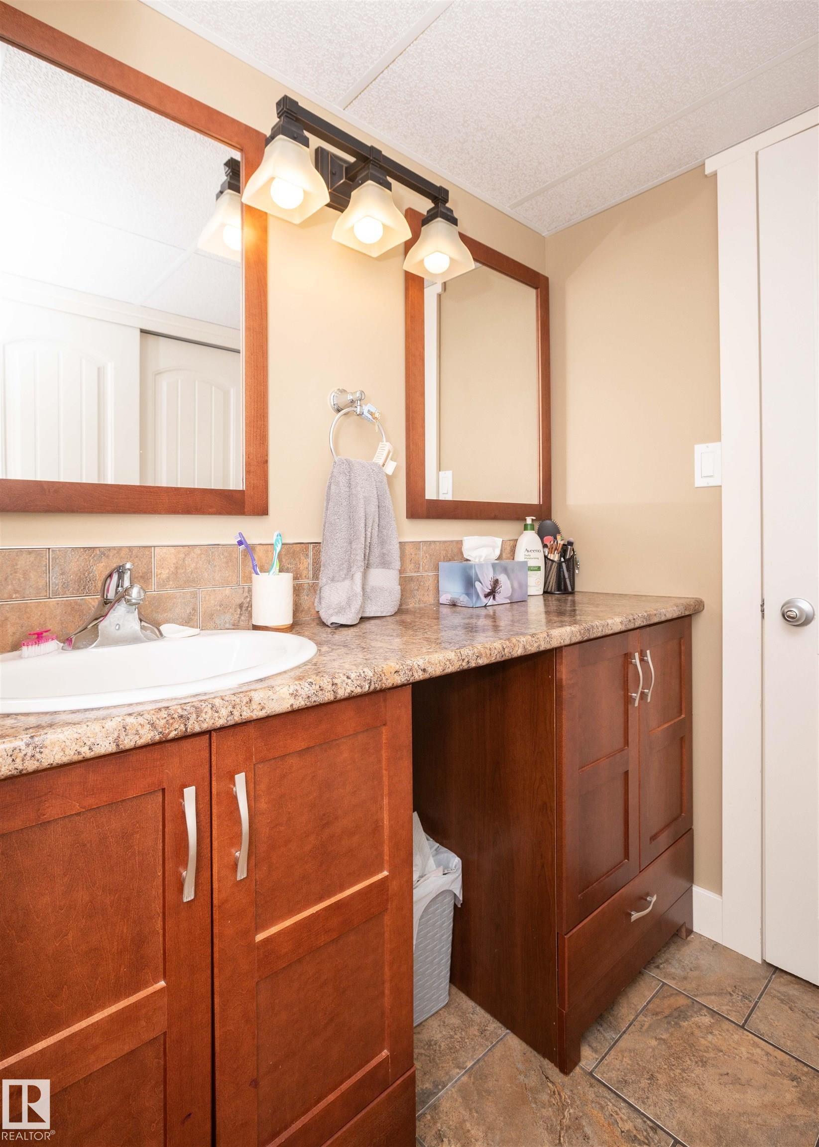 












10232 101 Street 

,
Westlock,




AB
T7P 1X9

