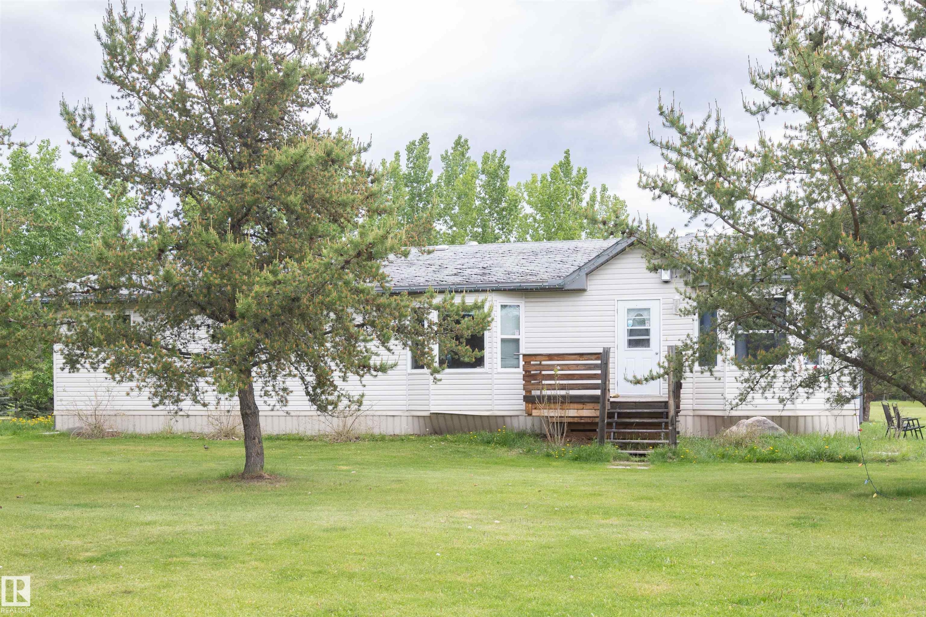 












209 5128 Highway 18 

,
Rural Barrhead County,




AB
T7N 1N3

