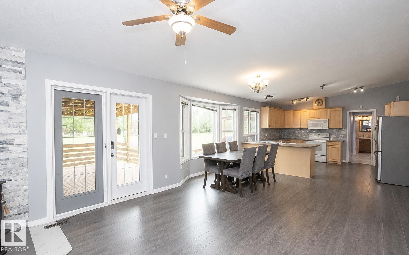 












209 5128 Highway 18 

,
Rural Barrhead County,




AB
T7N 1N3

