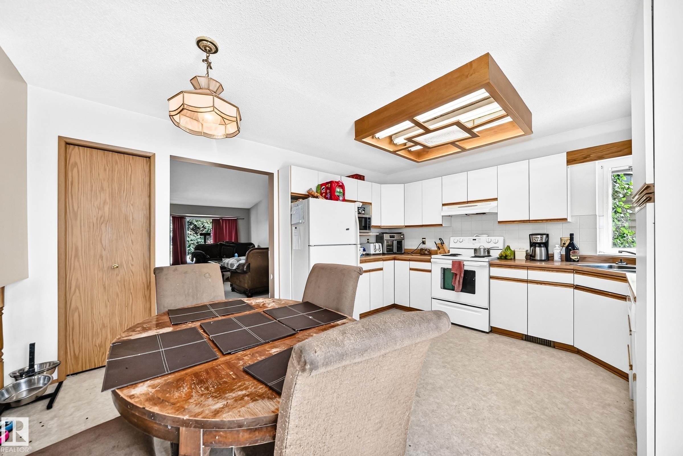 












8011 188 Street NW

,
Edmonton,




AB
T5T 5B1


