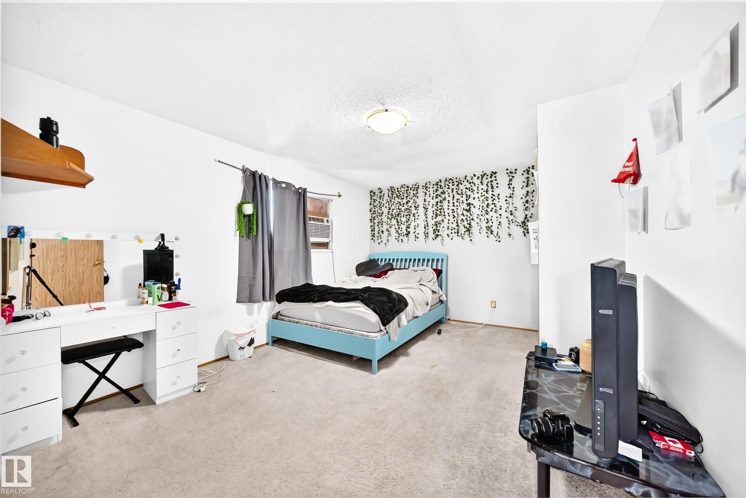 












8011 188 Street NW

,
Edmonton,




AB
T5T 5B1

