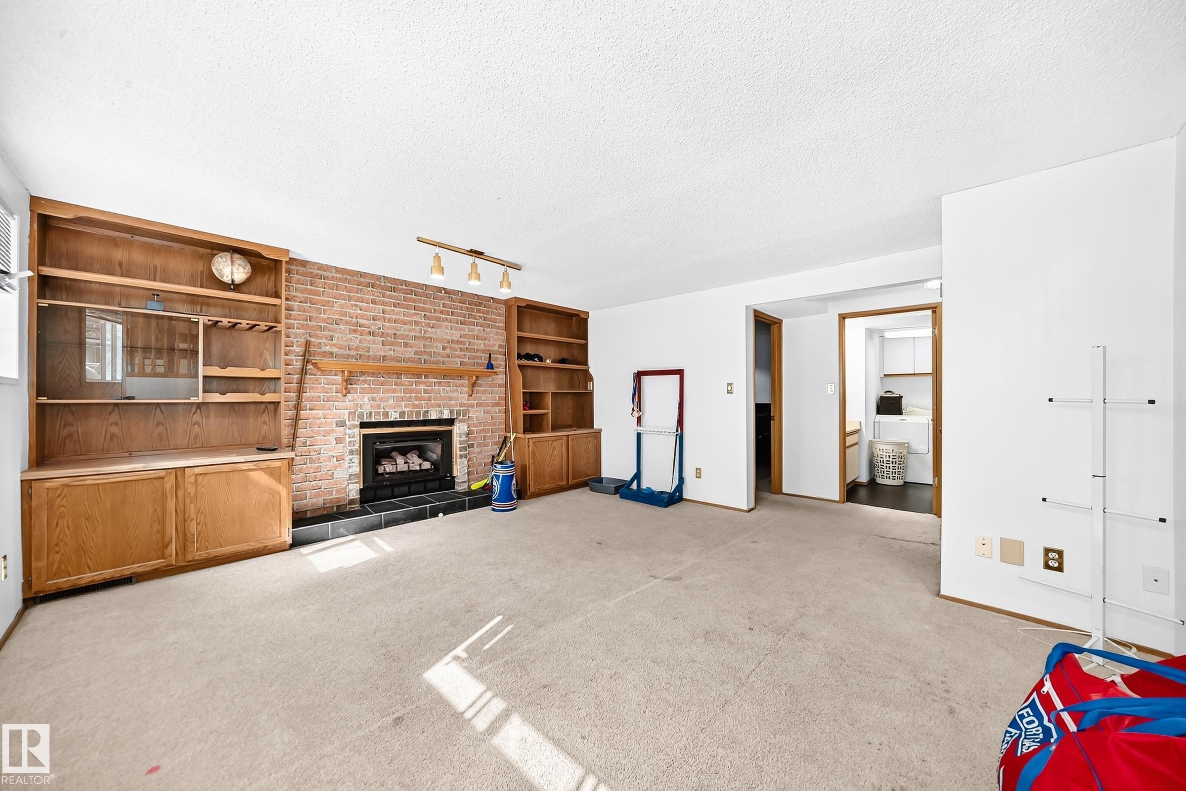 












8011 188 Street NW

,
Edmonton,




AB
T5T 5B1

