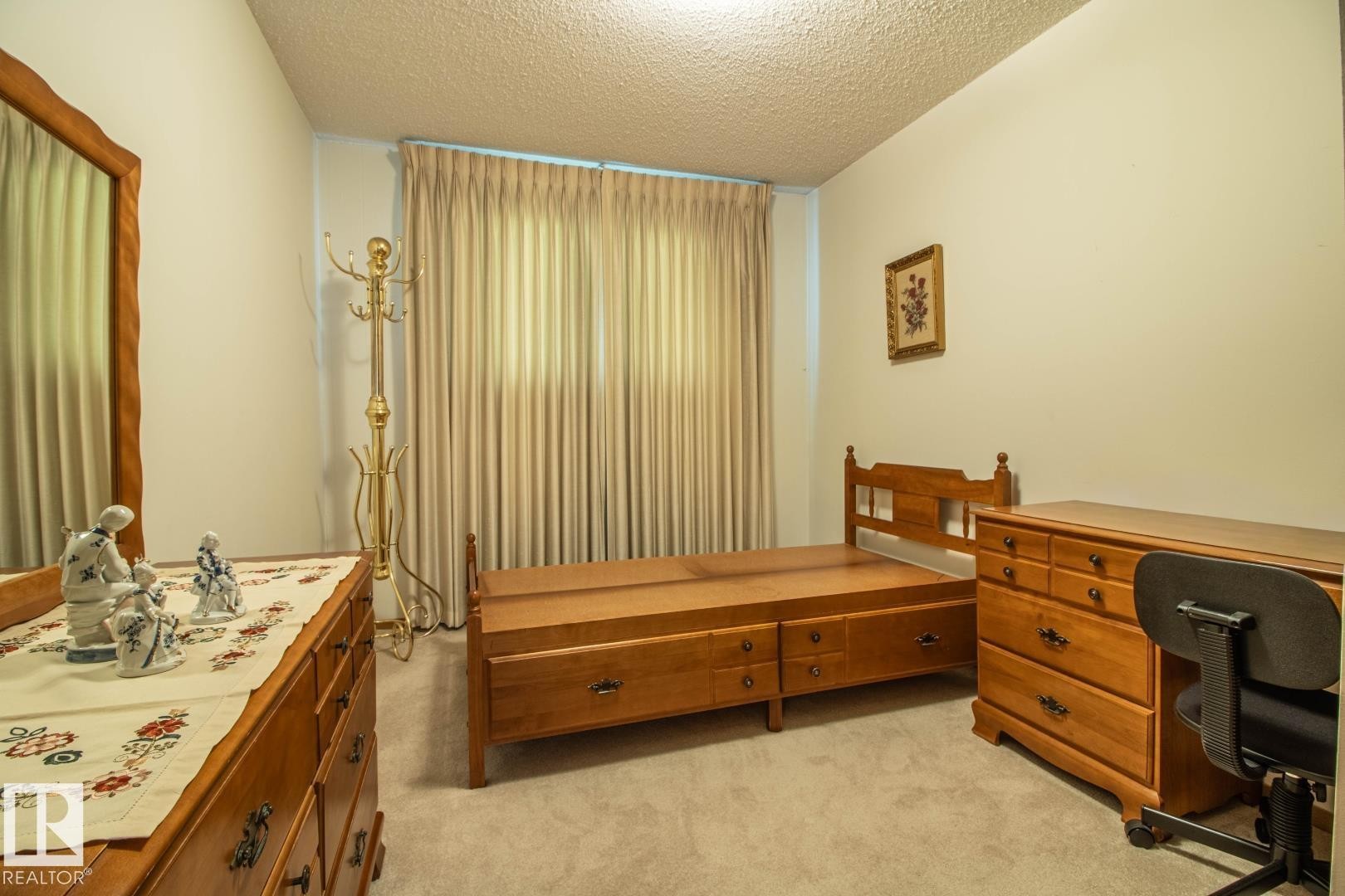 












14107 58 Street NW

,
Edmonton,




AB
T5A 1N3

