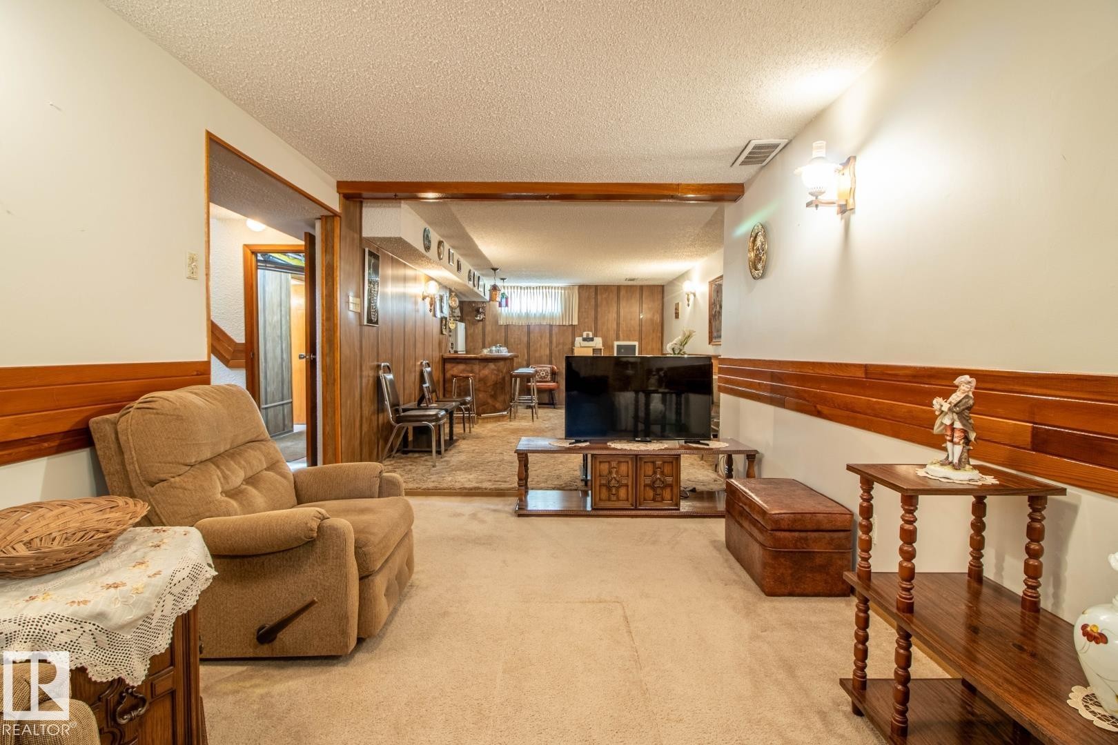 












14107 58 Street NW

,
Edmonton,




AB
T5A 1N3

