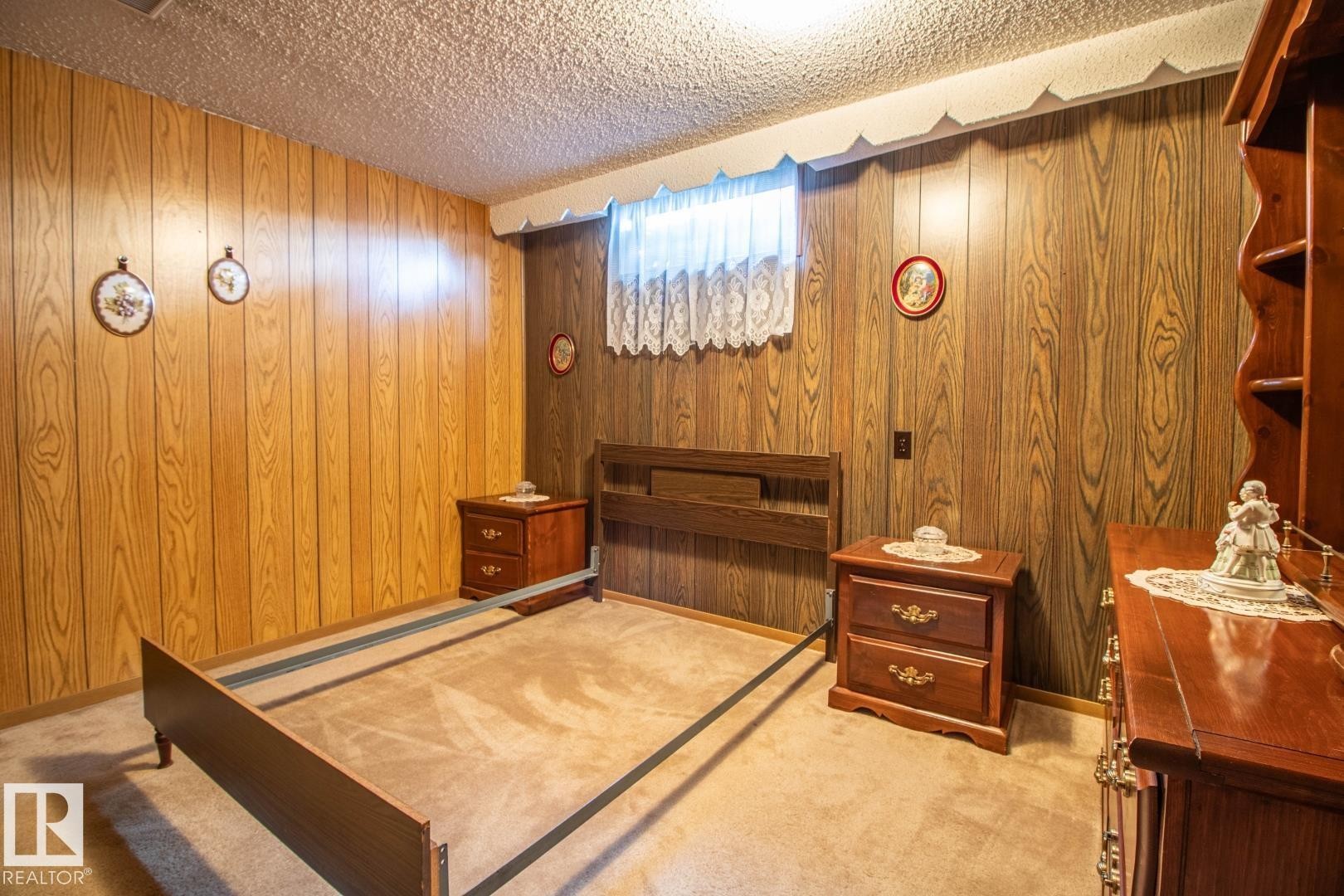 












14107 58 Street NW

,
Edmonton,




AB
T5A 1N3

