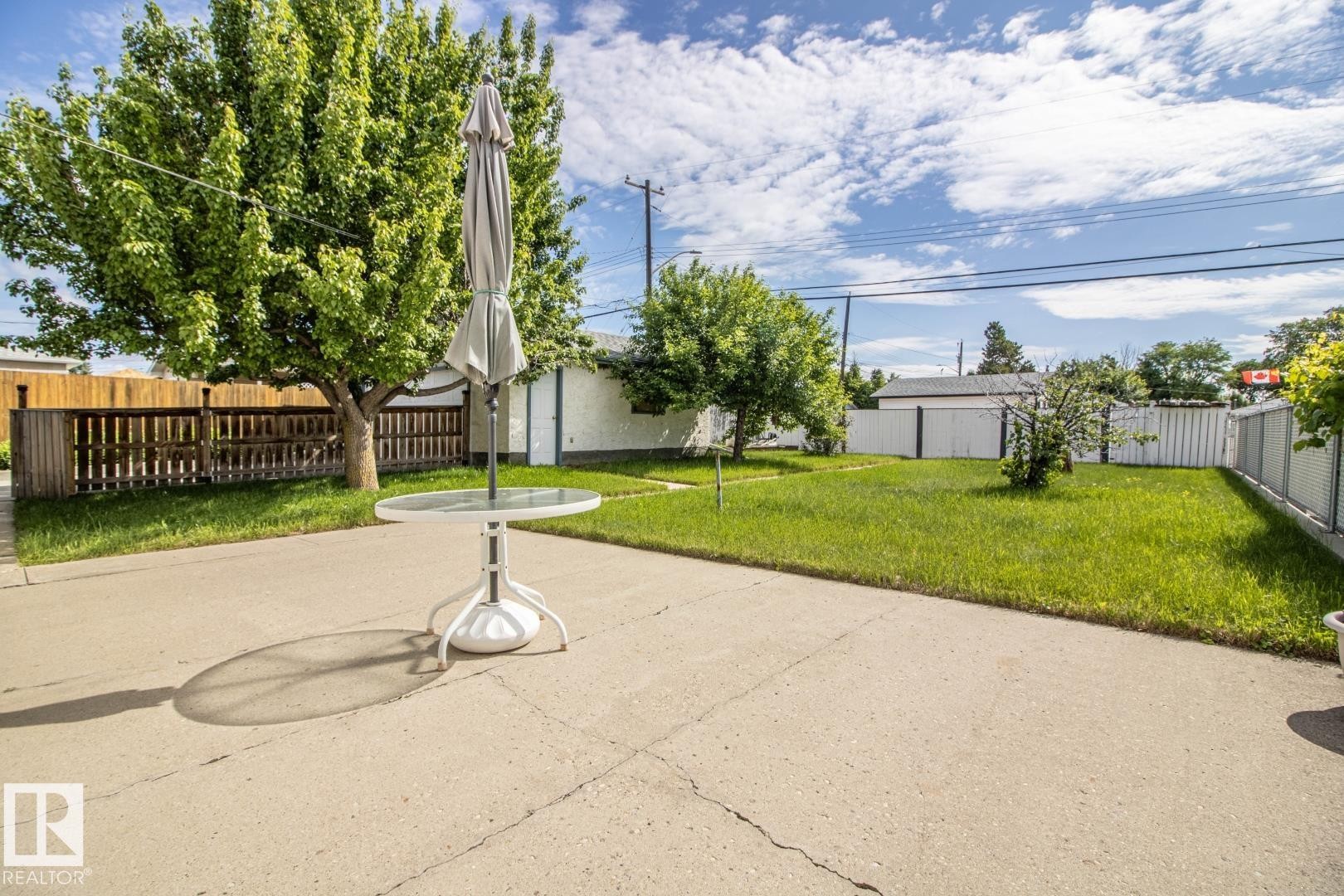












14107 58 Street NW

,
Edmonton,




AB
T5A 1N3

