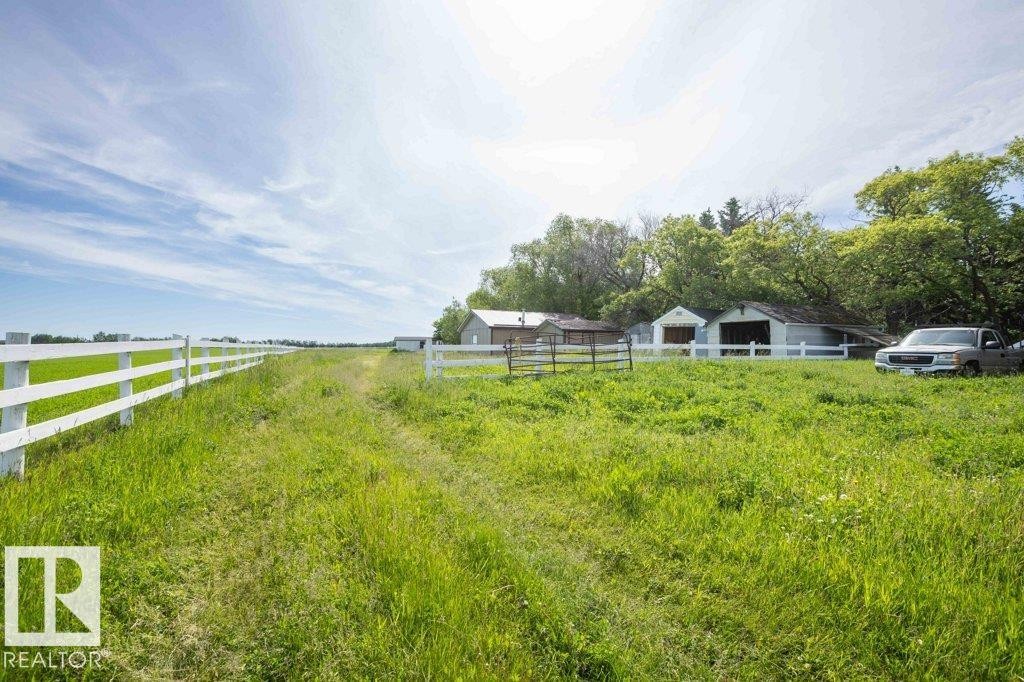 












26530 Twp Rd 590 

,
Rural Westlock County,




AB
T0G 1W0


