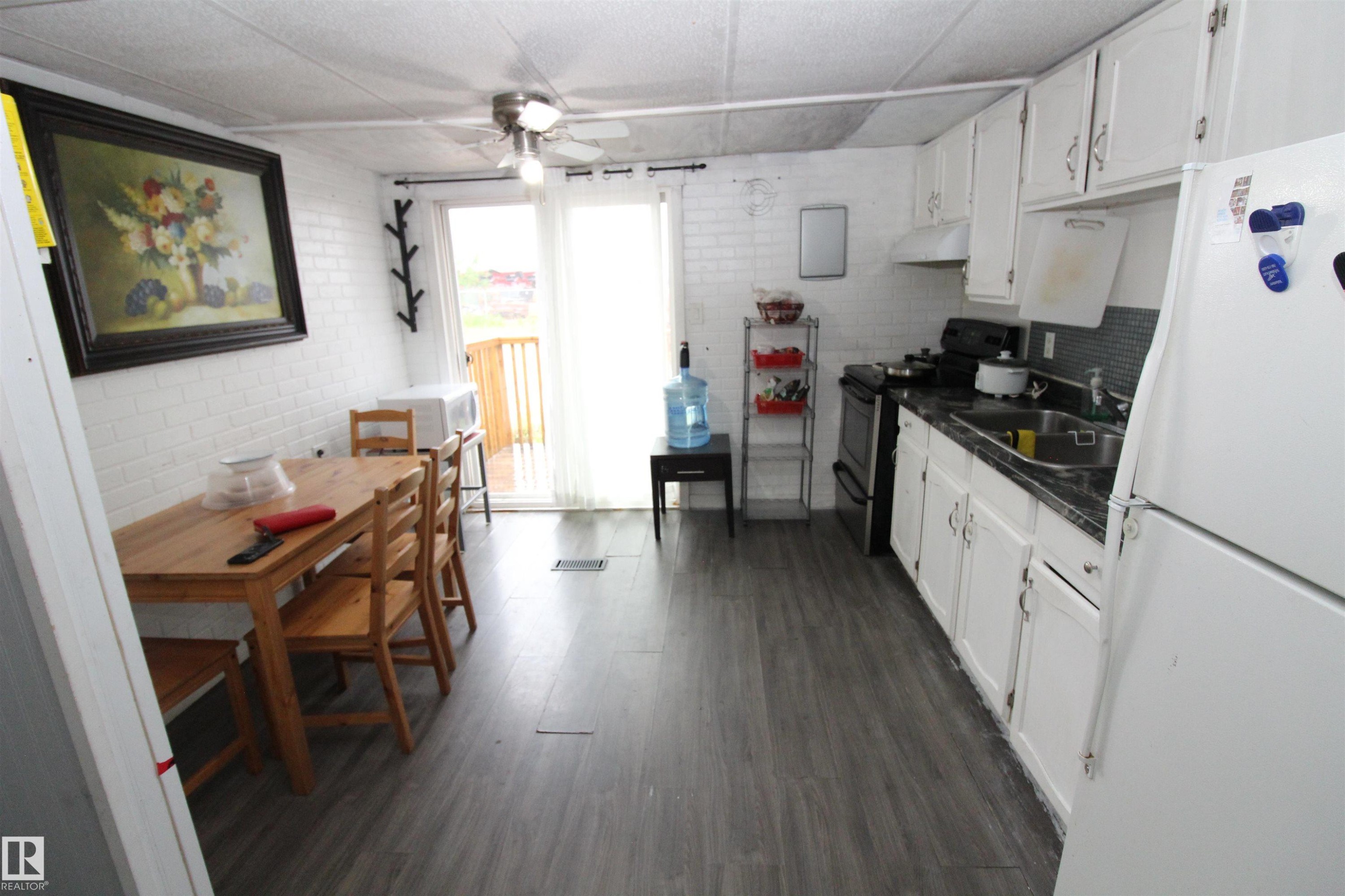 












12, 10808 101 Street 

,
Westlock,




AB
T7P 1H4

