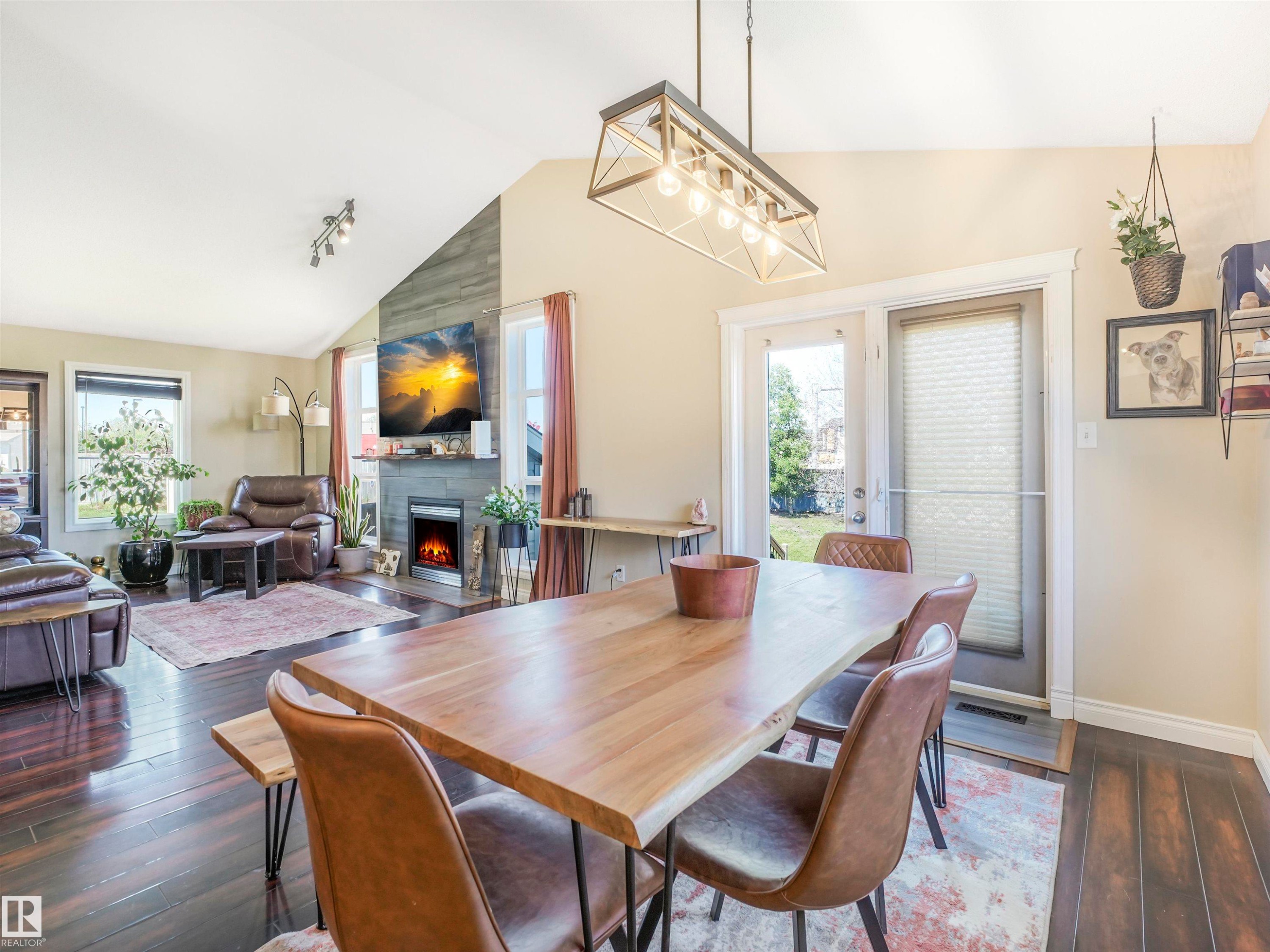 












4832 157 Avenue NW

,
Edmonton,




AB
T5Y 0B7

