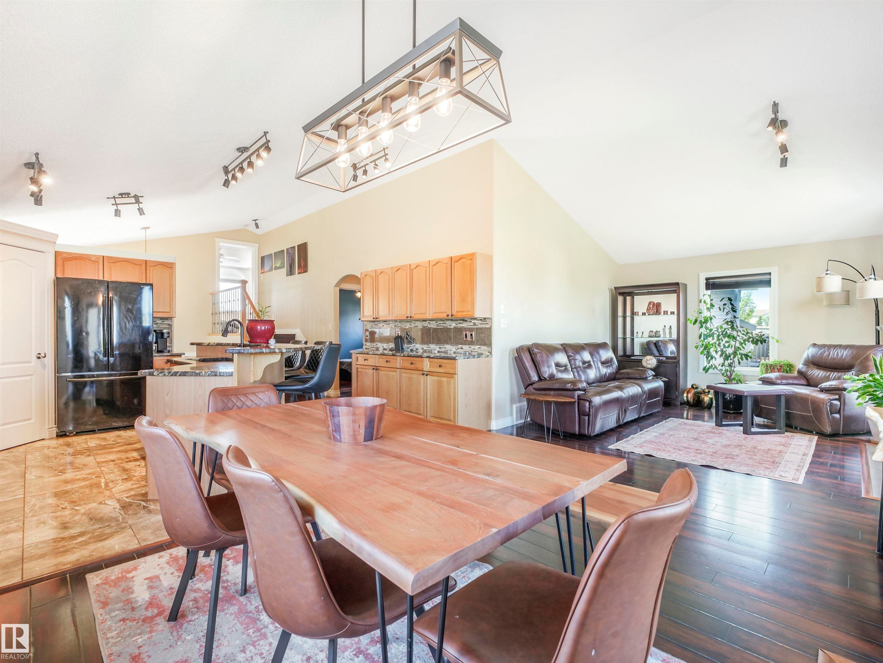 












4832 157 Avenue NW

,
Edmonton,




AB
T5Y 0B7

