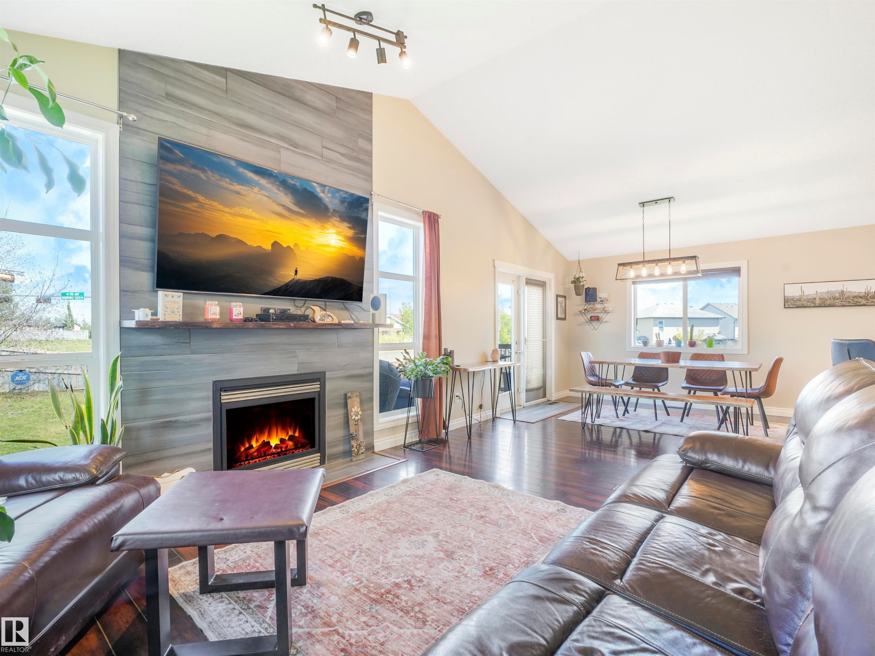 












4832 157 Avenue NW

,
Edmonton,




AB
T5Y 0B7

