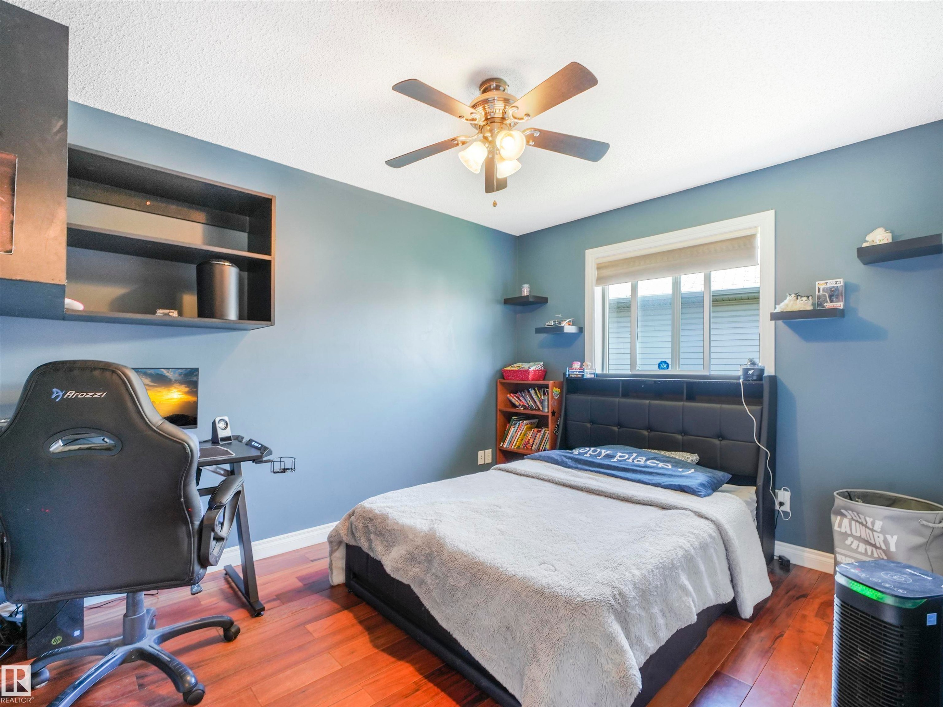 












4832 157 Avenue NW

,
Edmonton,




AB
T5Y 0B7

