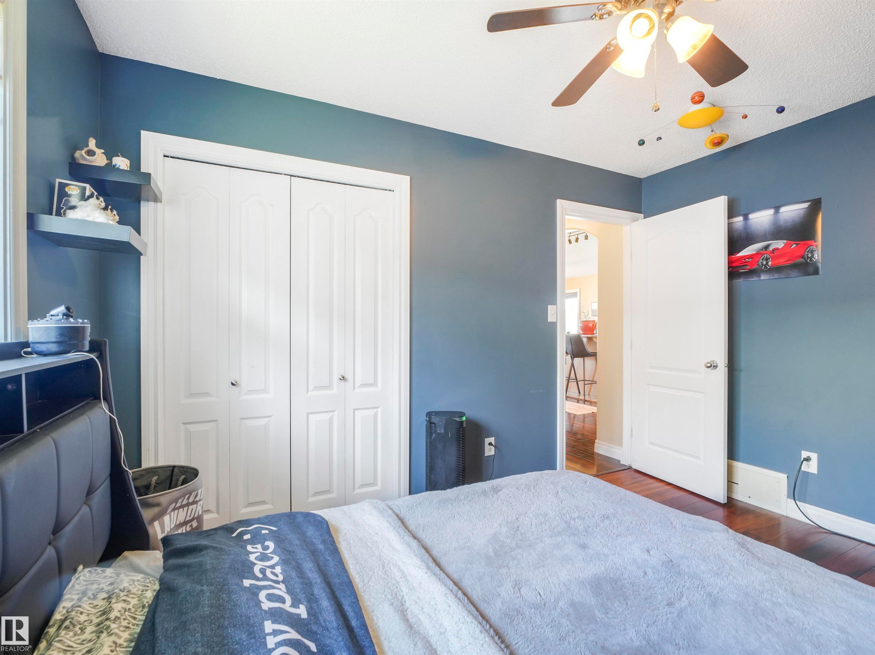 












4832 157 Avenue NW

,
Edmonton,




AB
T5Y 0B7

