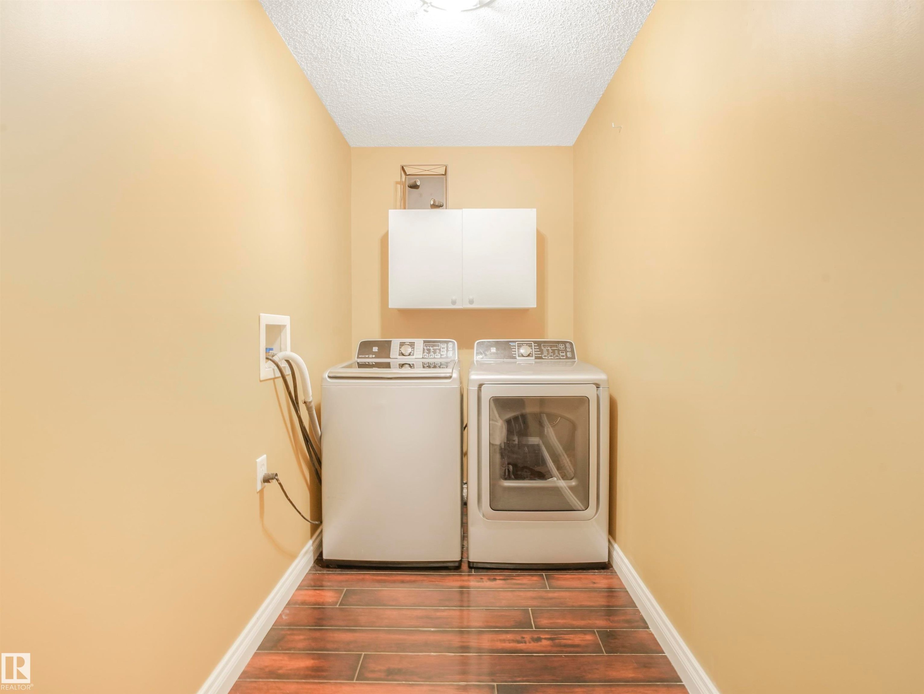 












4832 157 Avenue NW

,
Edmonton,




AB
T5Y 0B7

