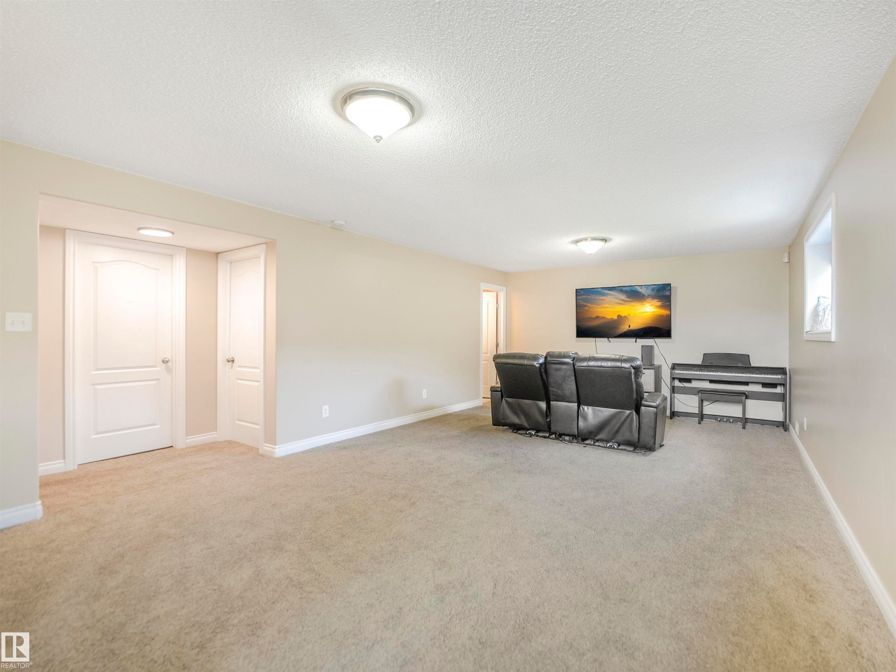 












4832 157 Avenue NW

,
Edmonton,




AB
T5Y 0B7


