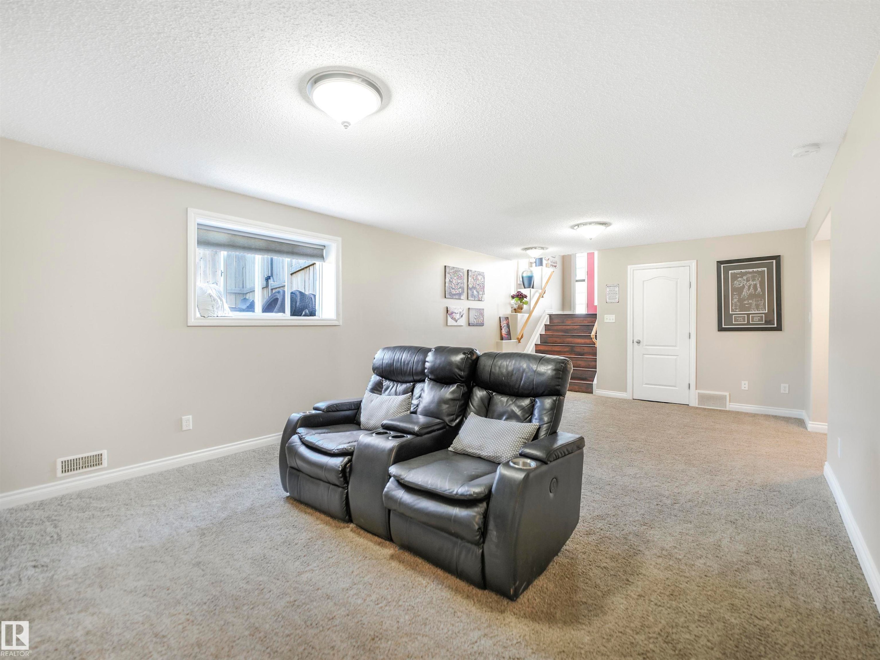 












4832 157 Avenue NW

,
Edmonton,




AB
T5Y 0B7

