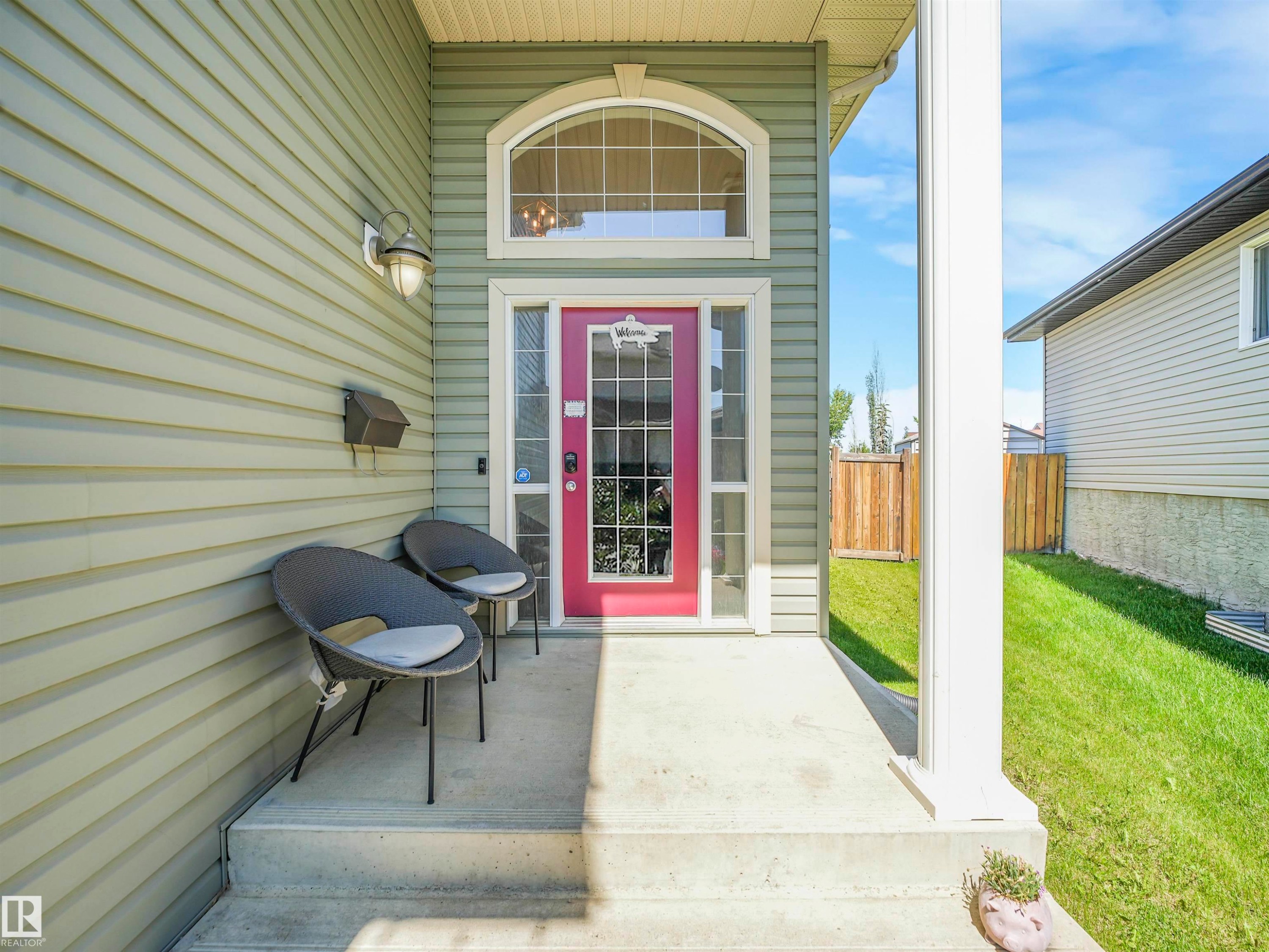 












4832 157 Avenue NW

,
Edmonton,




AB
T5Y 0B7

