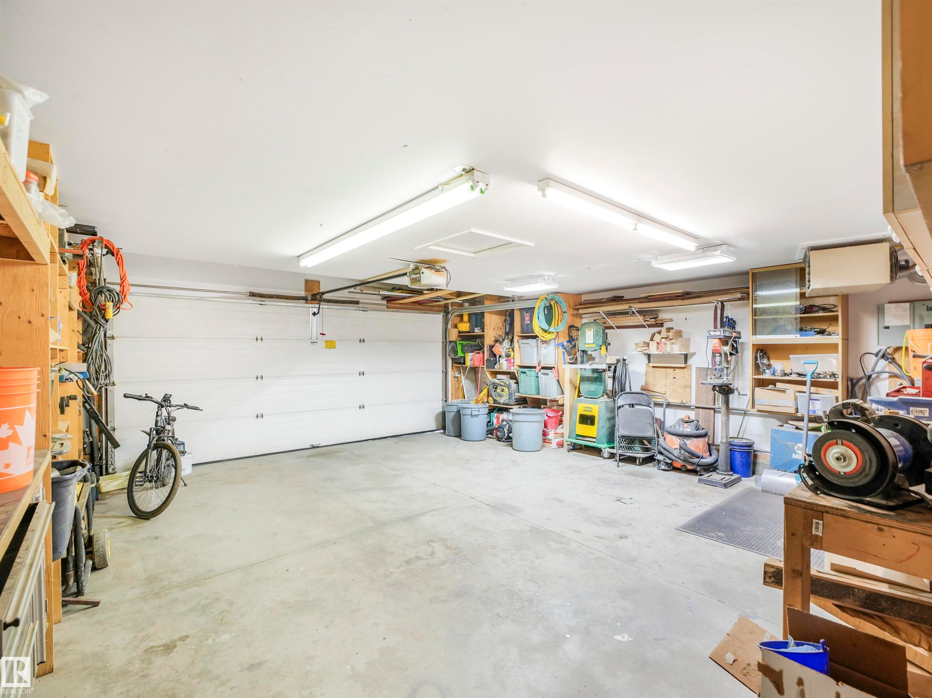 












4832 157 Avenue NW

,
Edmonton,




AB
T5Y 0B7

