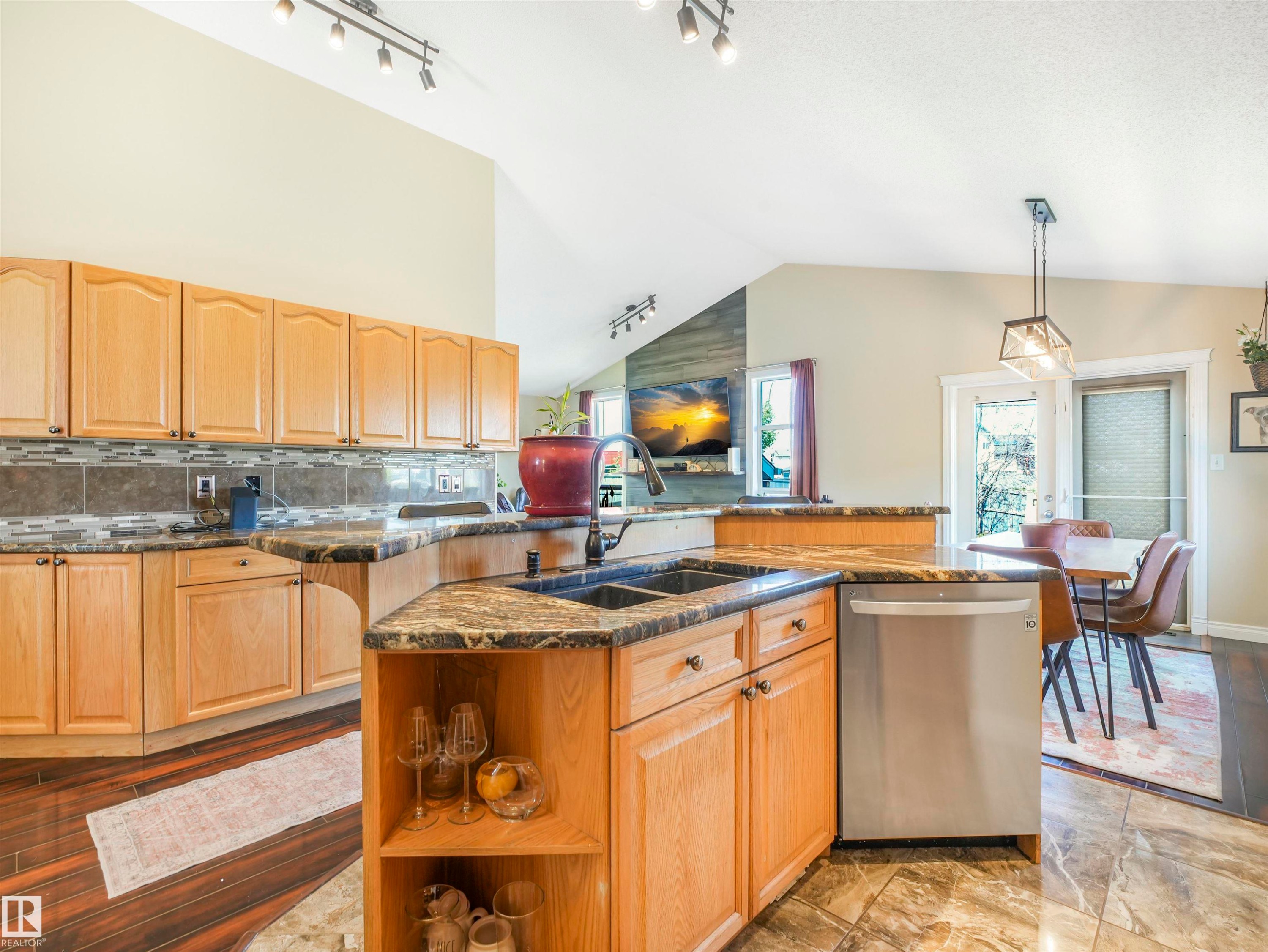 












4832 157 Avenue NW

,
Edmonton,




AB
T5Y 0B7

