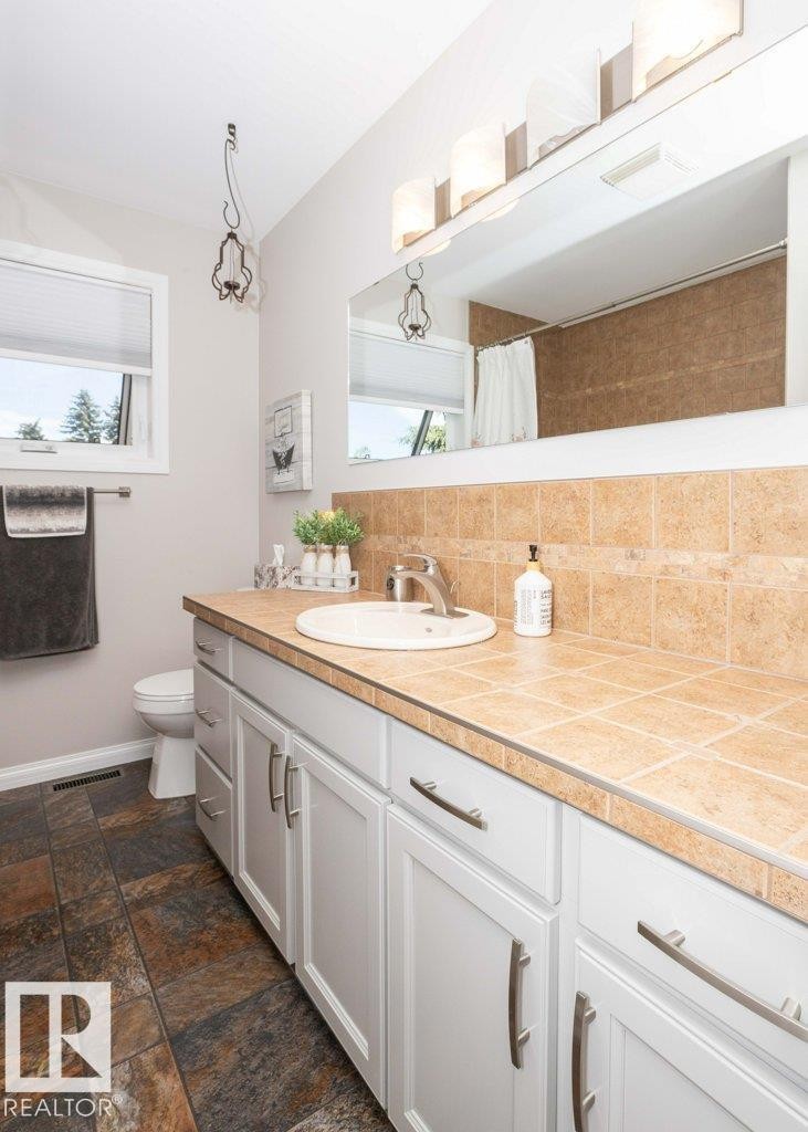 












10420 111 Avenue 

,
Westlock,




AB
T7P 1E9

