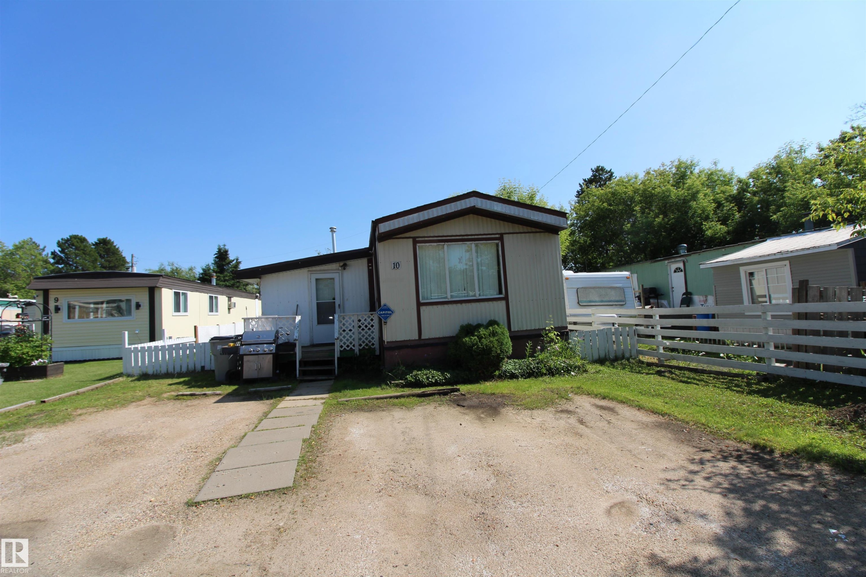












#10 9501 104 Ave

,
Westlock,




AB
T7P 1M7

