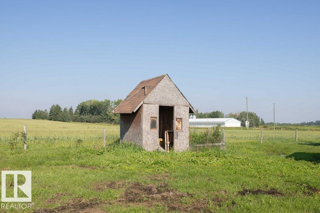 












26417 Twp Rd 582 

,
Rural Westlock County,




AB
T0G 1W0

