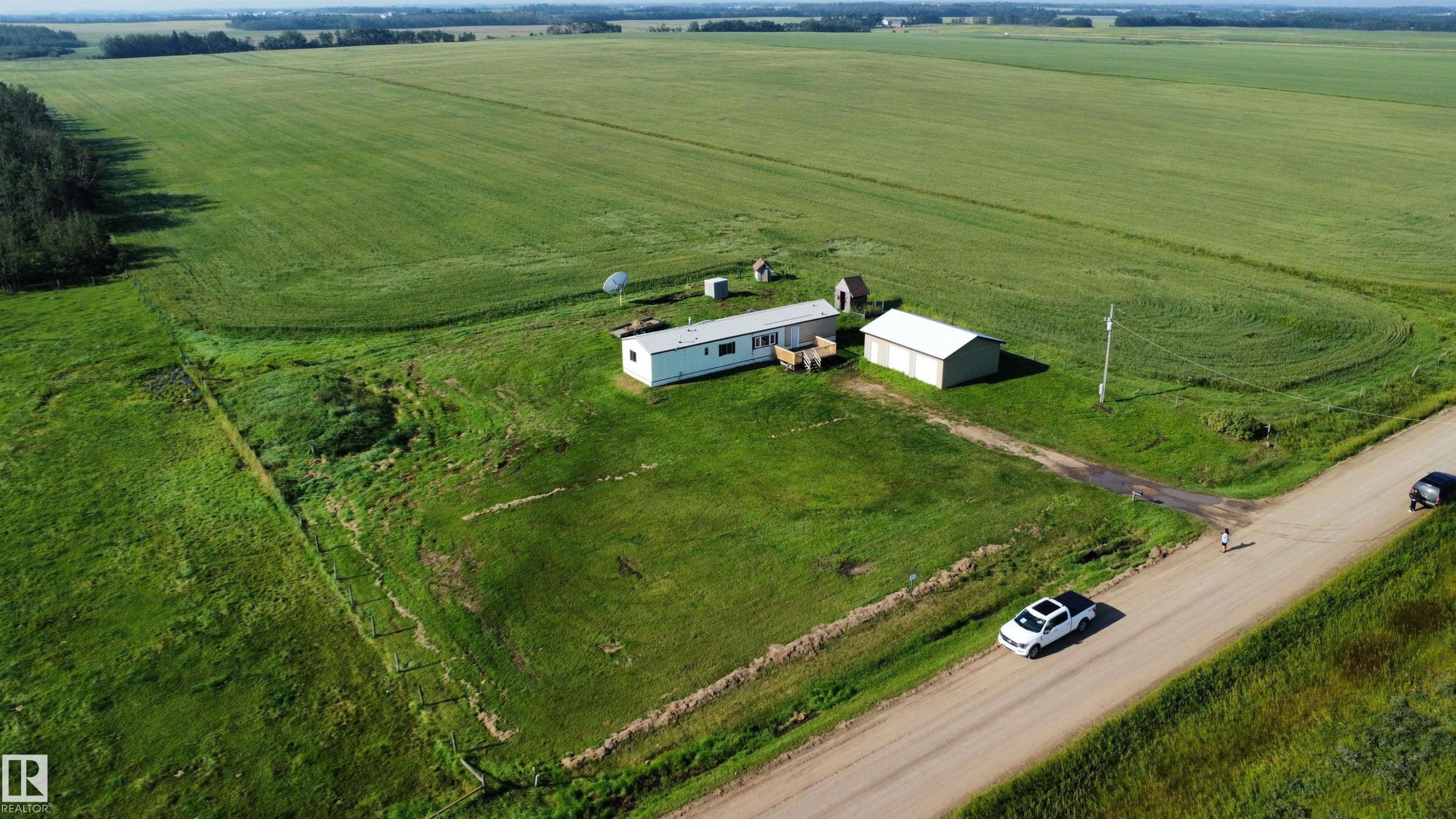 












26417 Twp Rd 582 

,
Rural Westlock County,




AB
T0G 1W0

