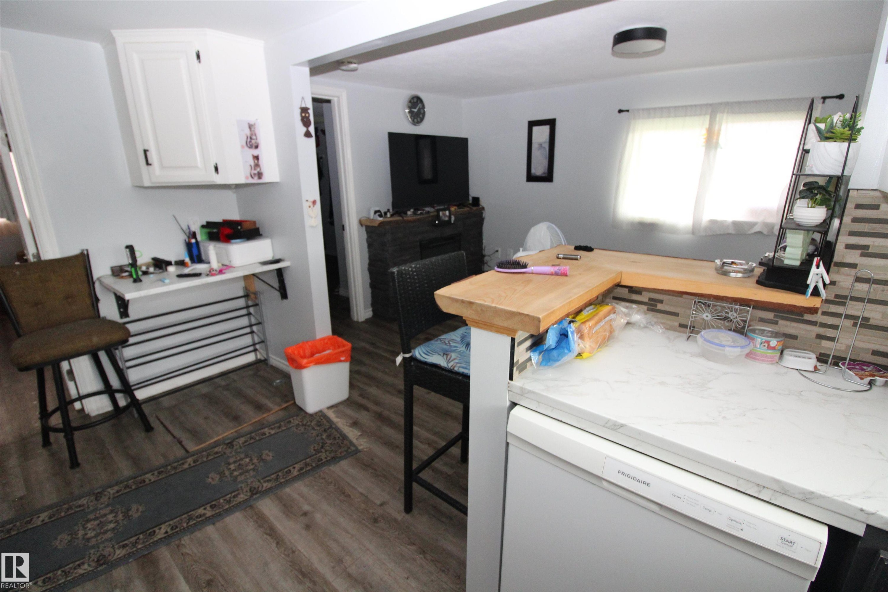 












5404 52 Street 

,
Clyde,




AB
T0G 0P0

