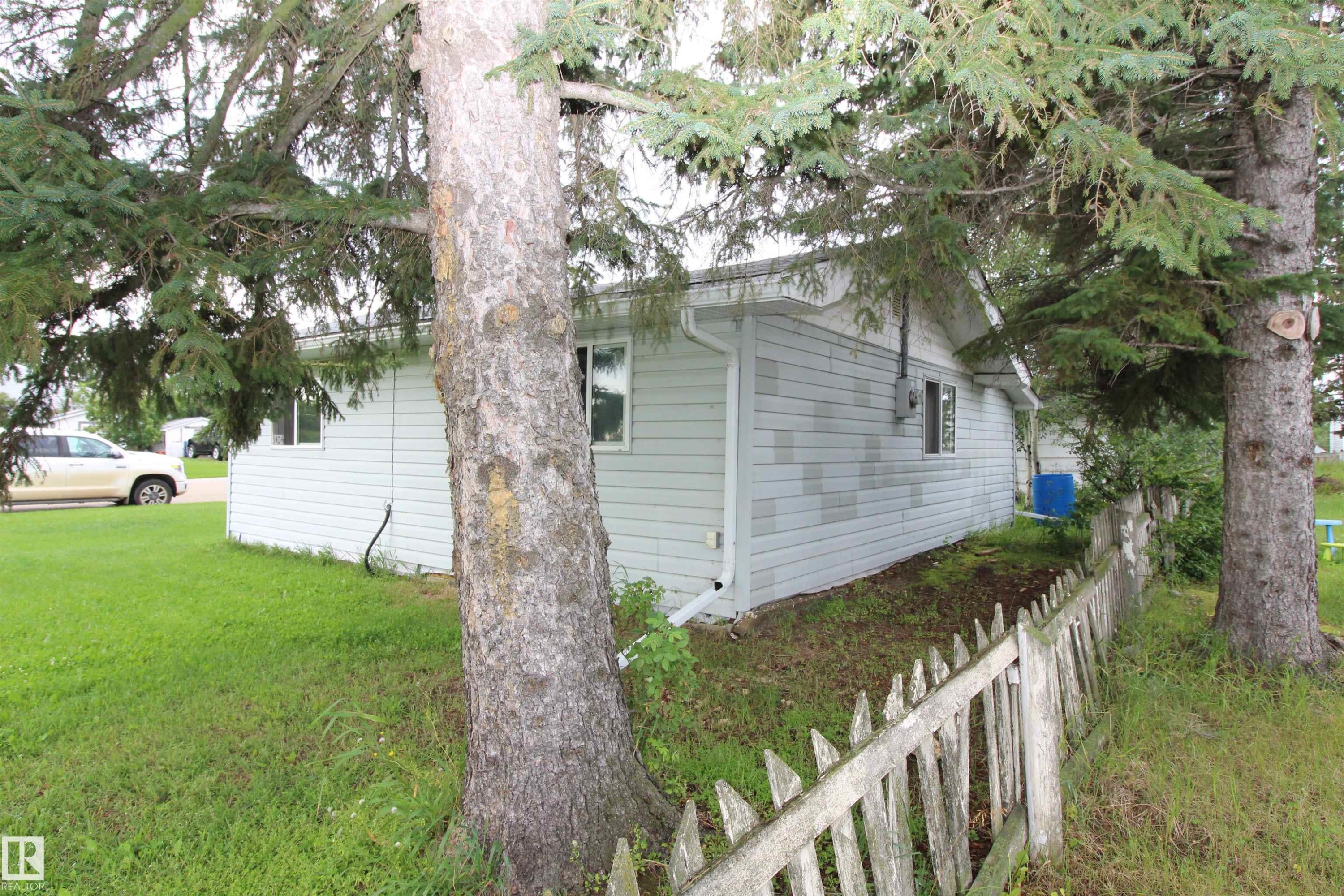 












5404 52 Street 

,
Clyde,




AB
T0G 0P0

