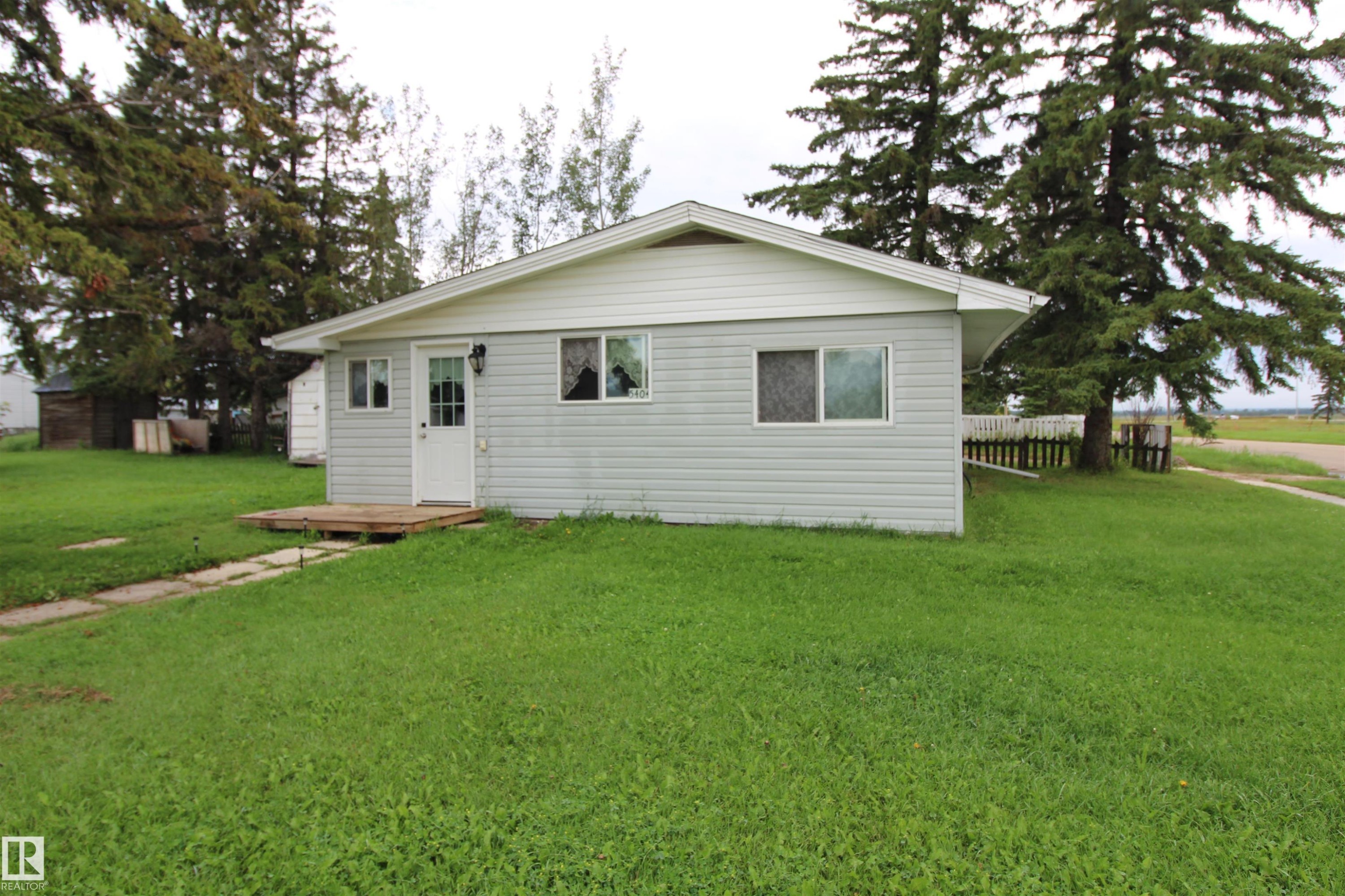 












5404 52 Street 

,
Clyde,




AB
T0G 0P0

