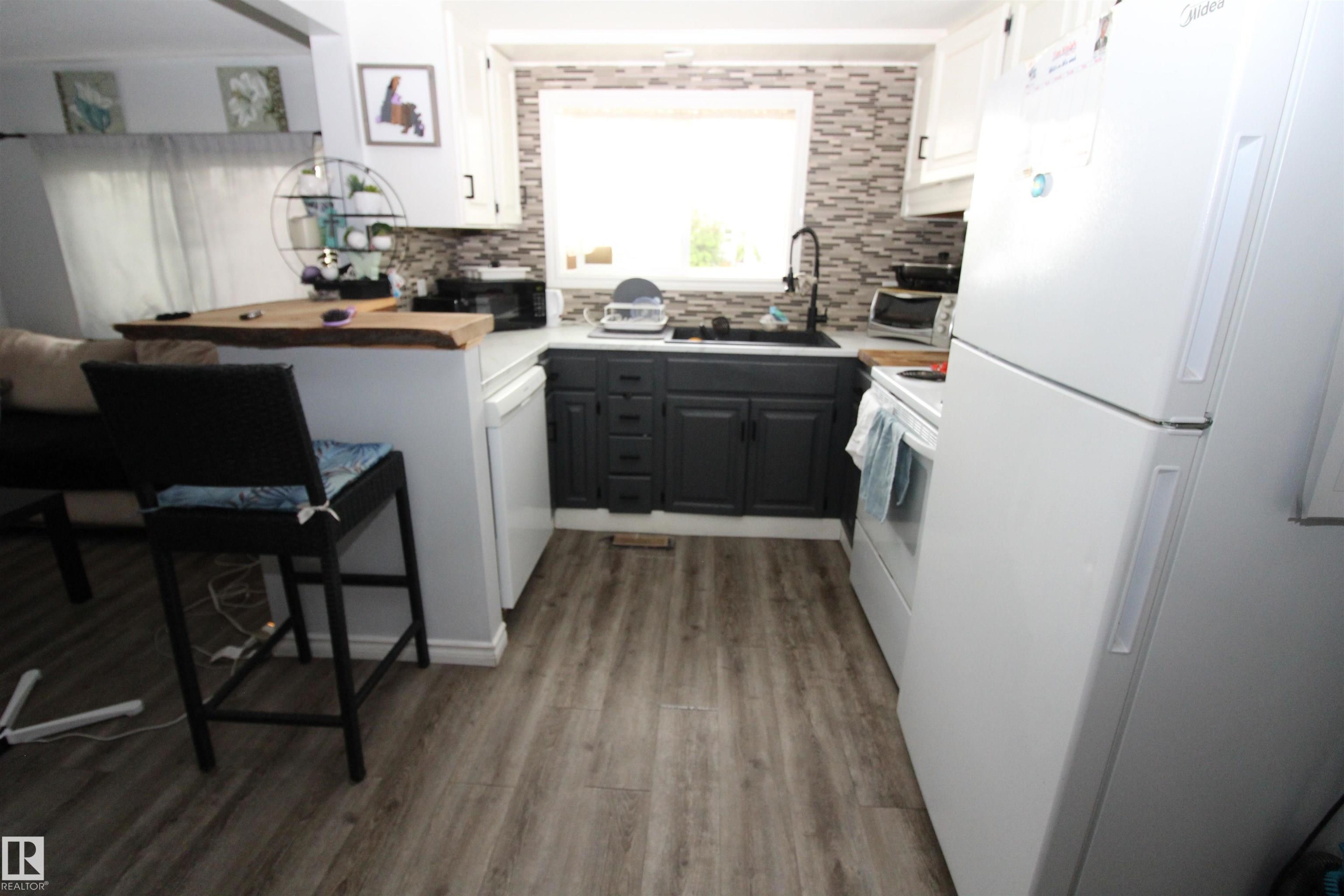












5404 52 Street 

,
Clyde,




AB
T0G 0P0

