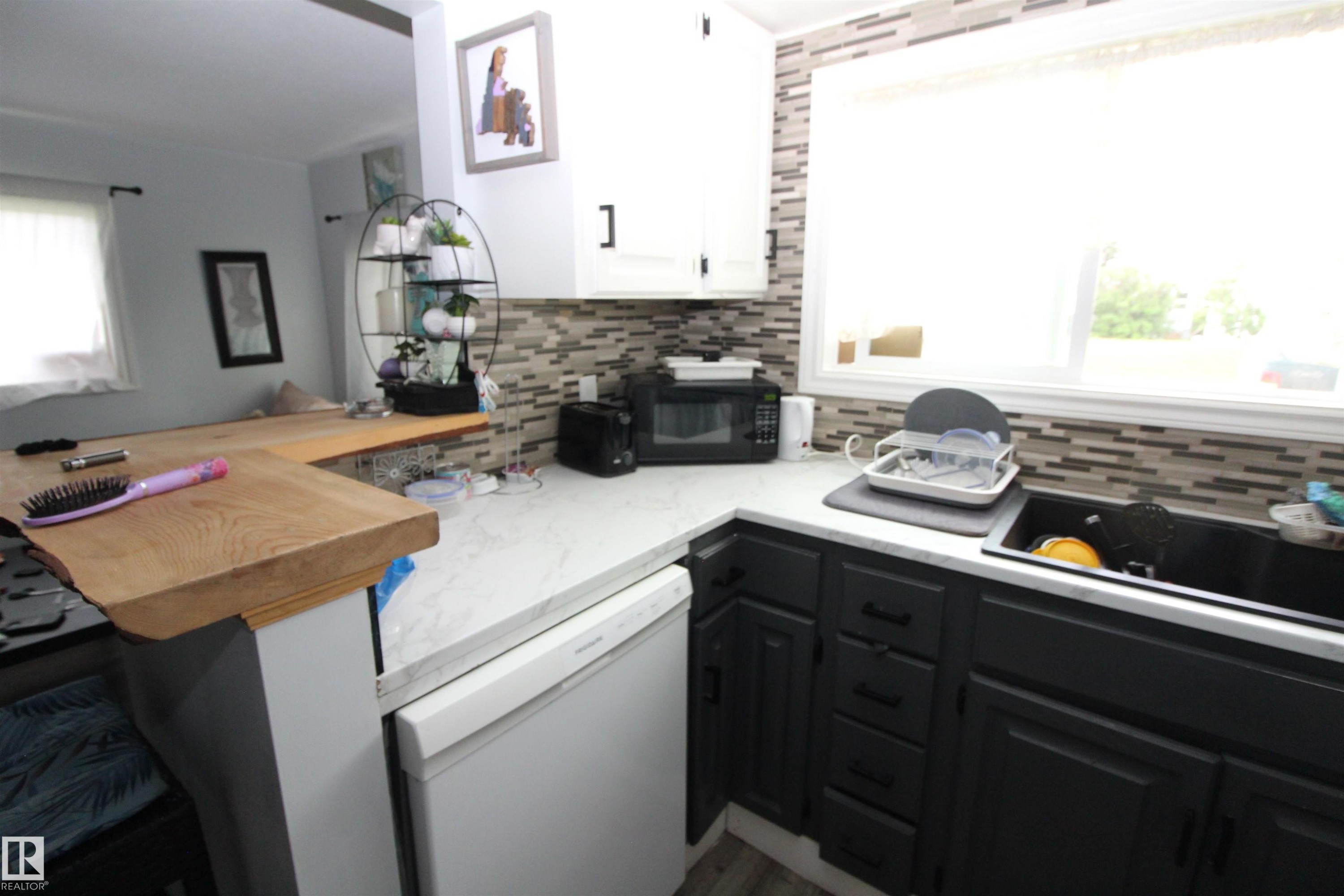 












5404 52 Street 

,
Clyde,




AB
T0G 0P0

