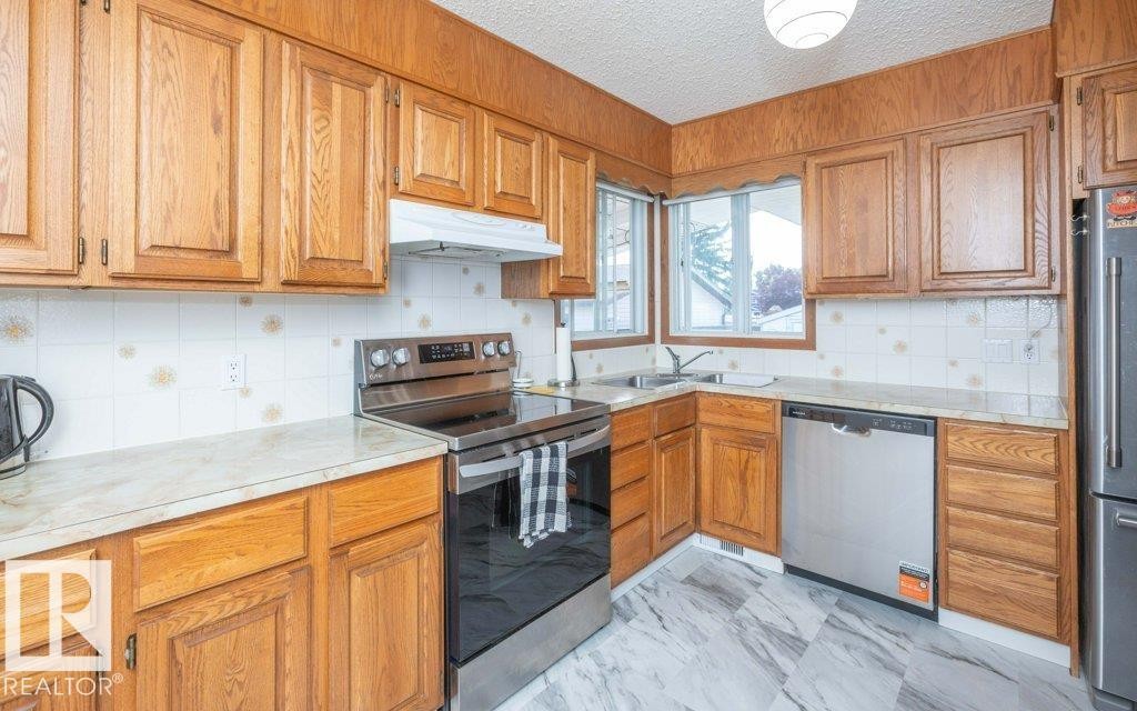 












10729 108A Avenue 

,
Westlock,




AB
T7P 1C5

