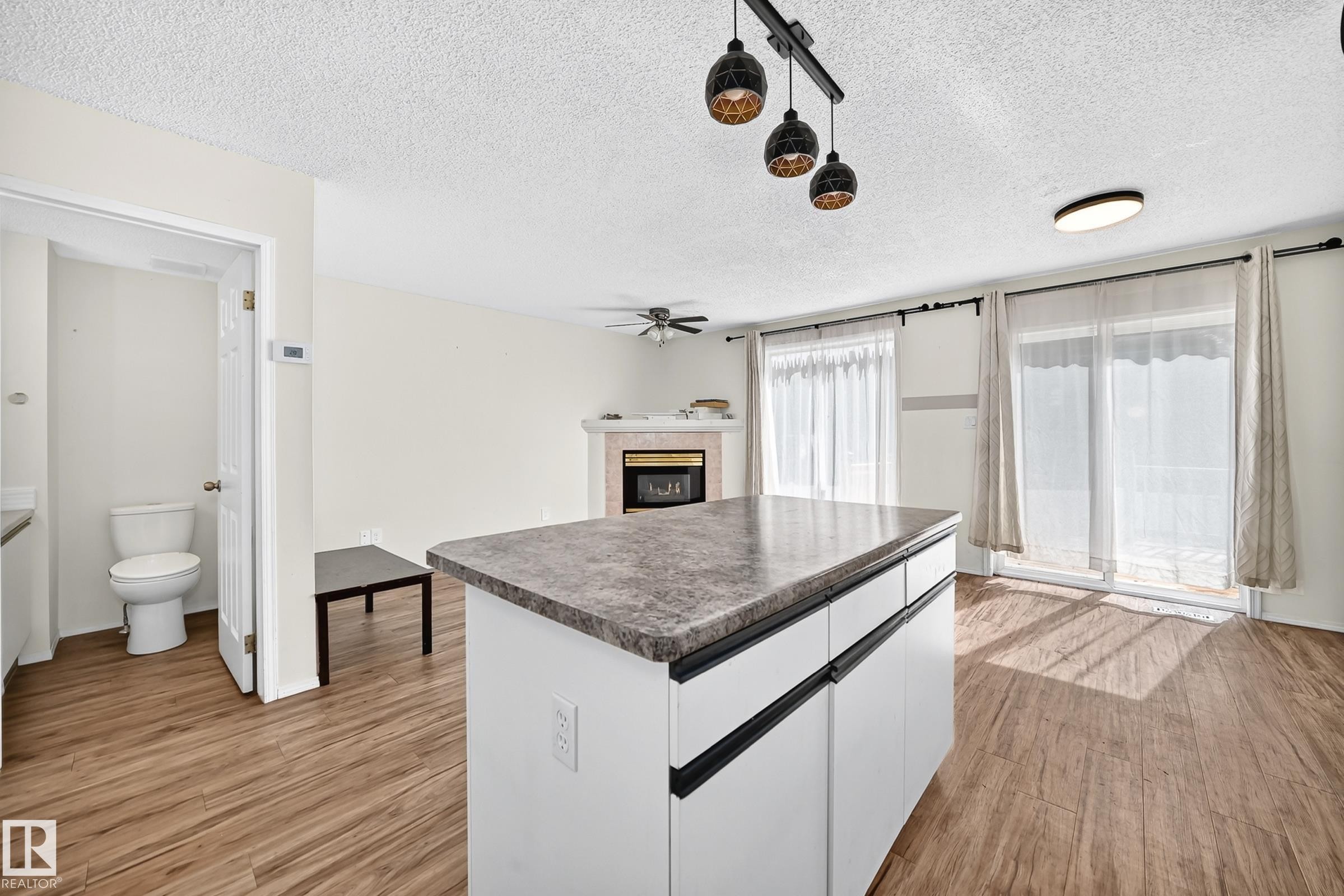 












#30 300 HOOPER CR NW

,
Edmonton,




AB
T5A 5B3

