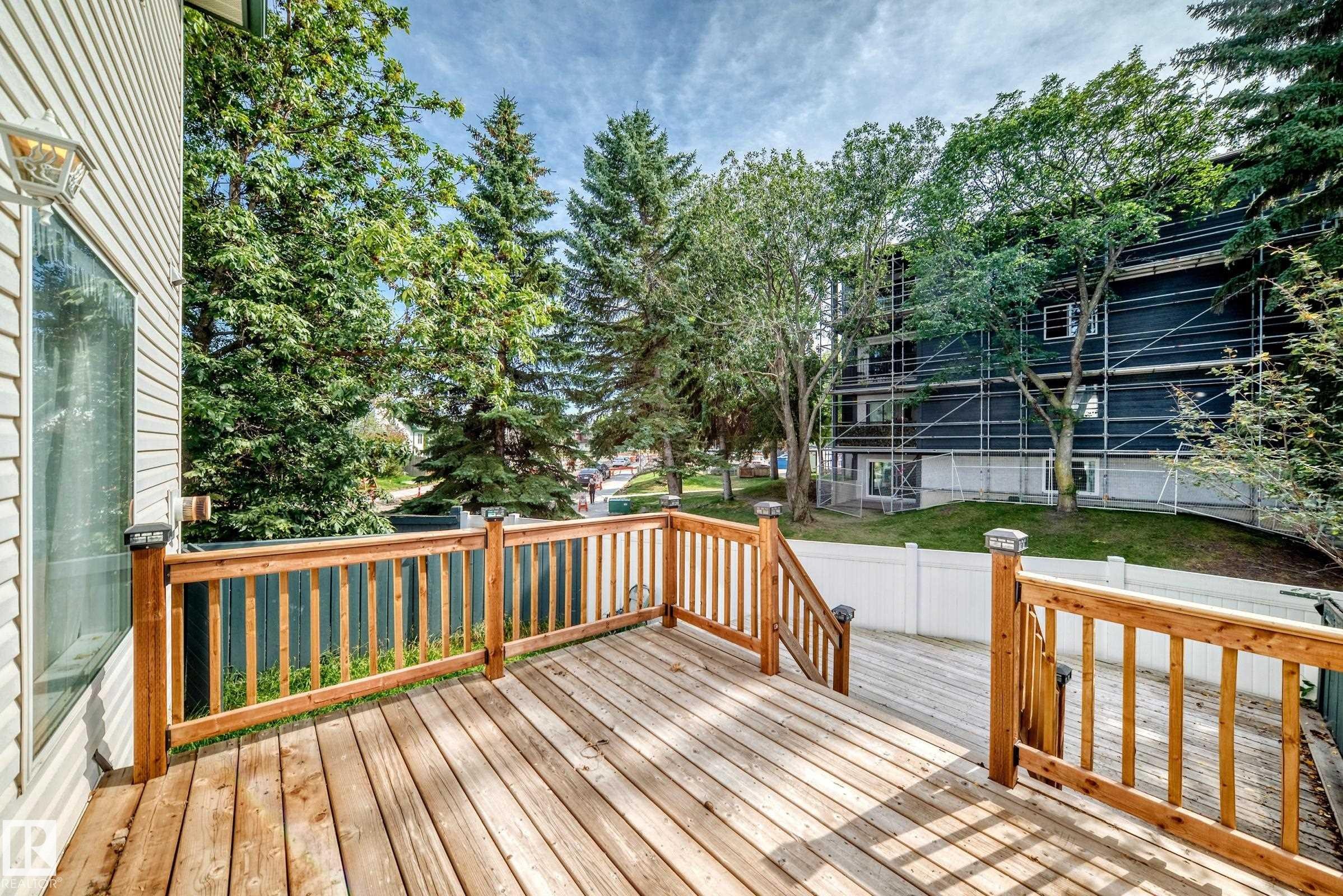












#30 300 HOOPER CR NW

,
Edmonton,




AB
T5A 5B3

