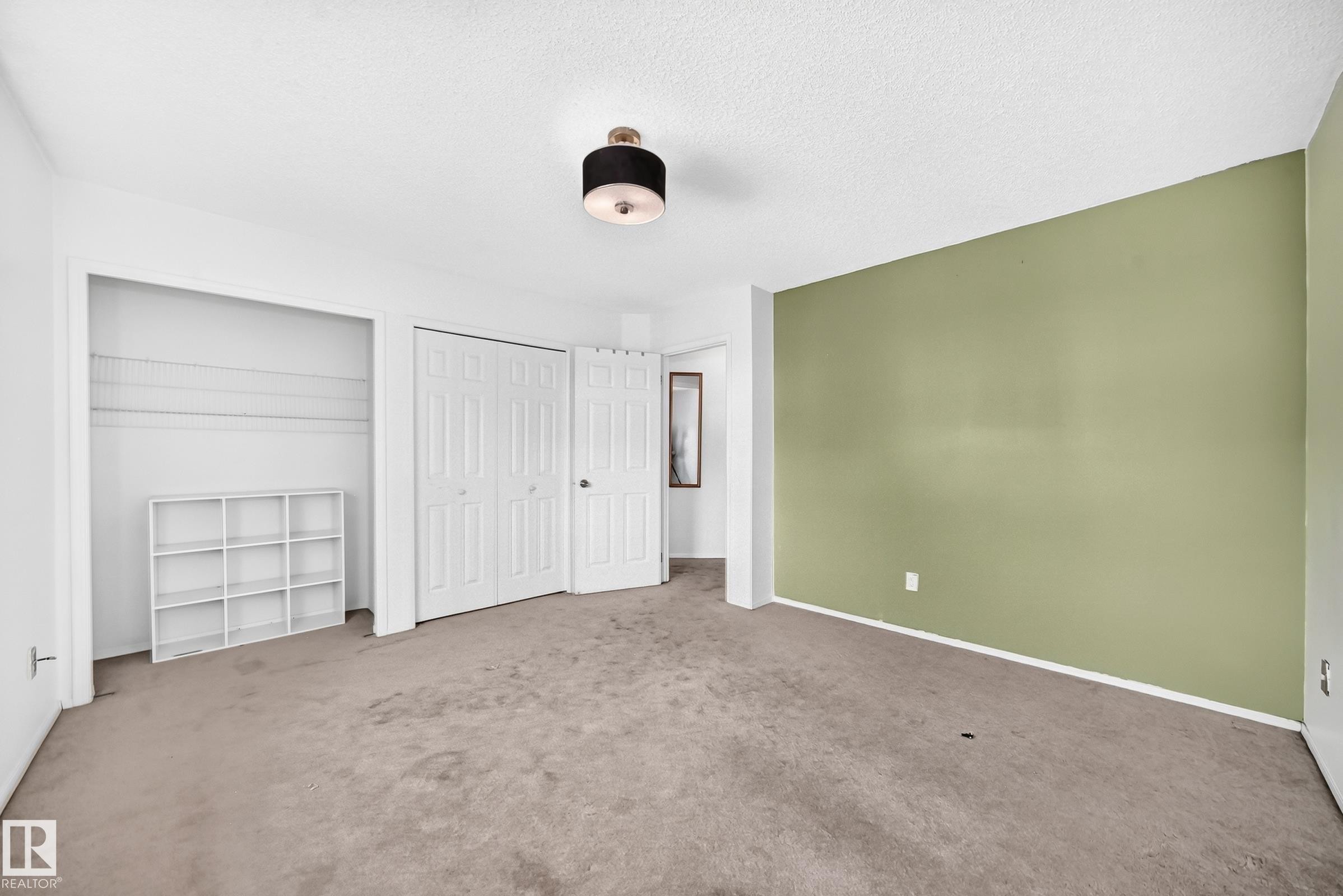 












#30 300 HOOPER CR NW

,
Edmonton,




AB
T5A 5B3

