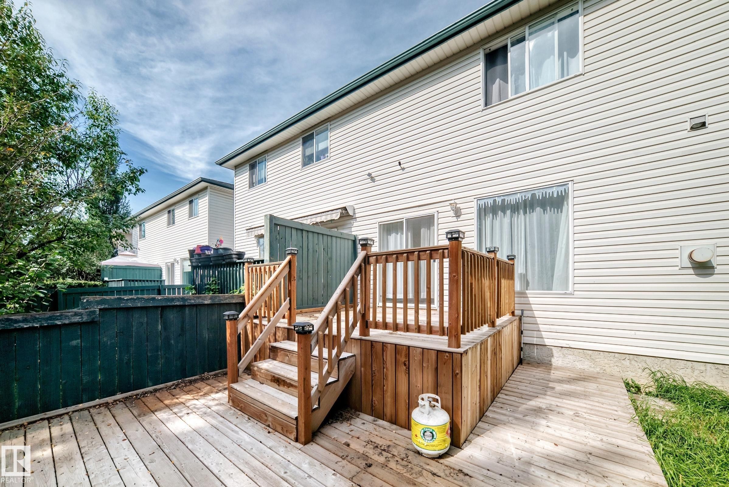 












#30 300 HOOPER CR NW

,
Edmonton,




AB
T5A 5B3


