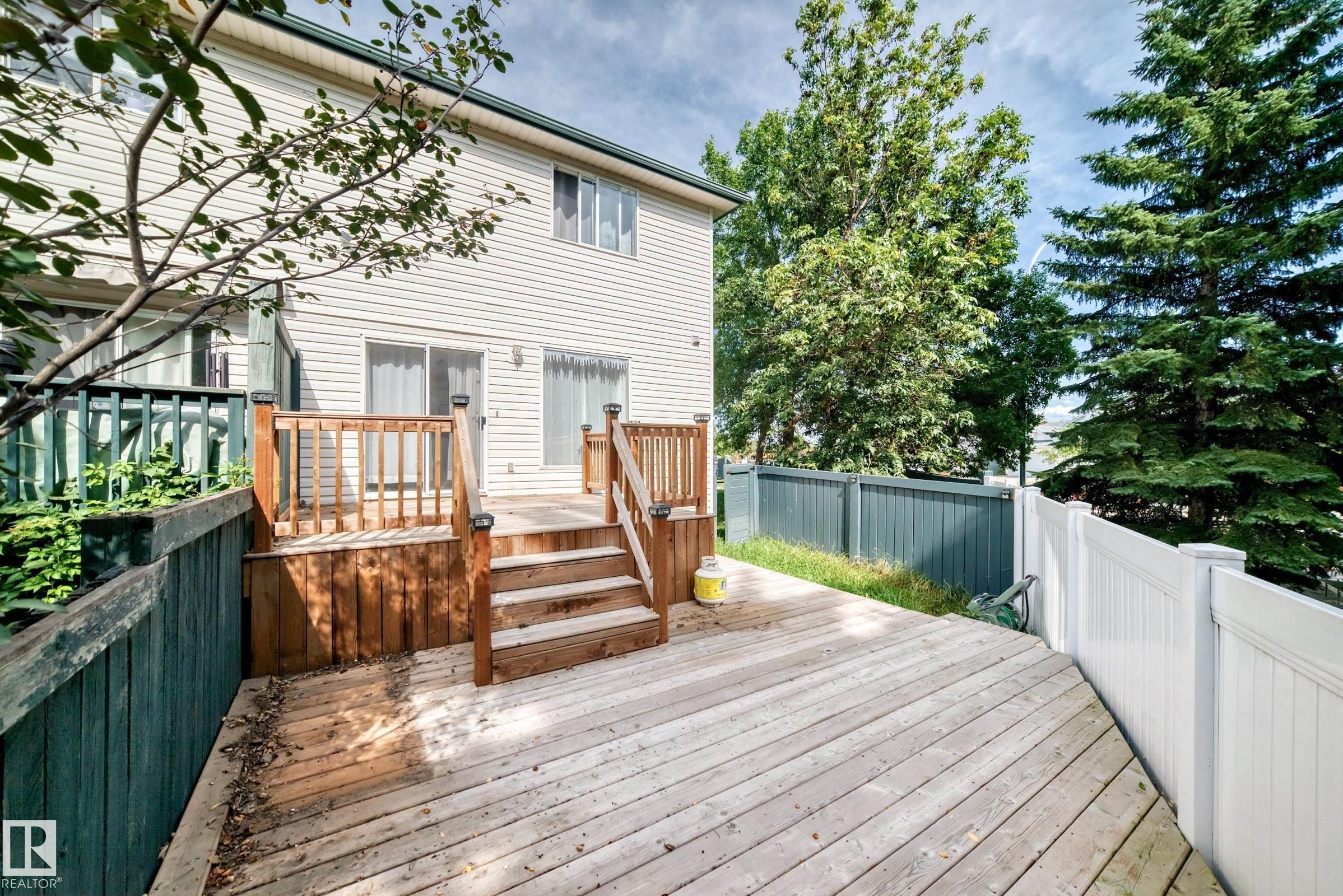












#30 300 HOOPER CR NW

,
Edmonton,




AB
T5A 5B3

