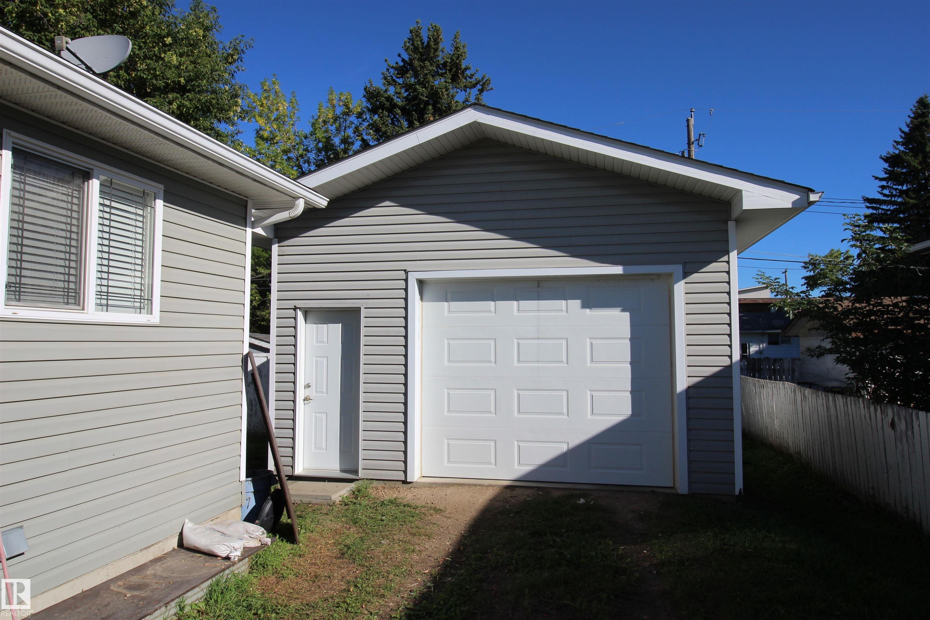 












10216 101 Street 

,
Westlock,




AB
T7P 1X9

