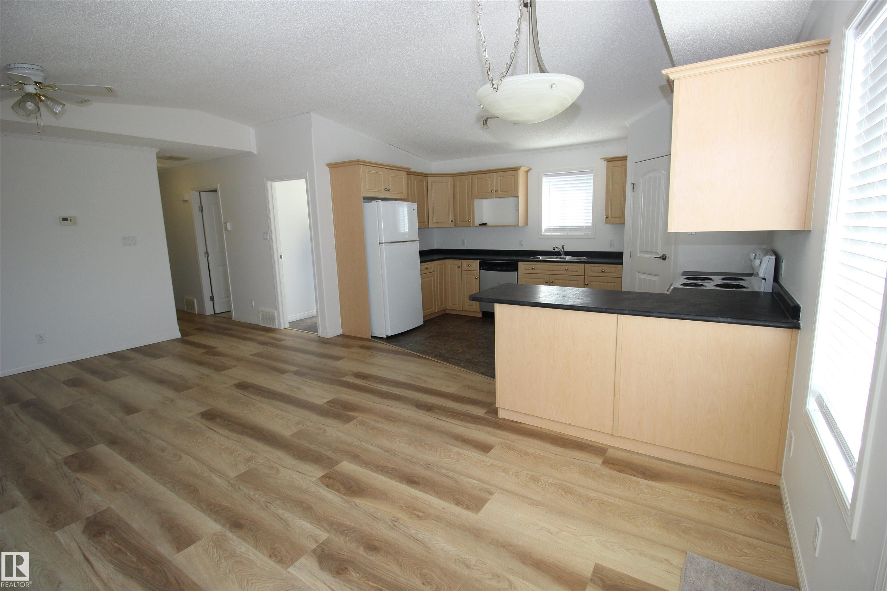 












10216 101 Street 

,
Westlock,




AB
T7P 1X9

