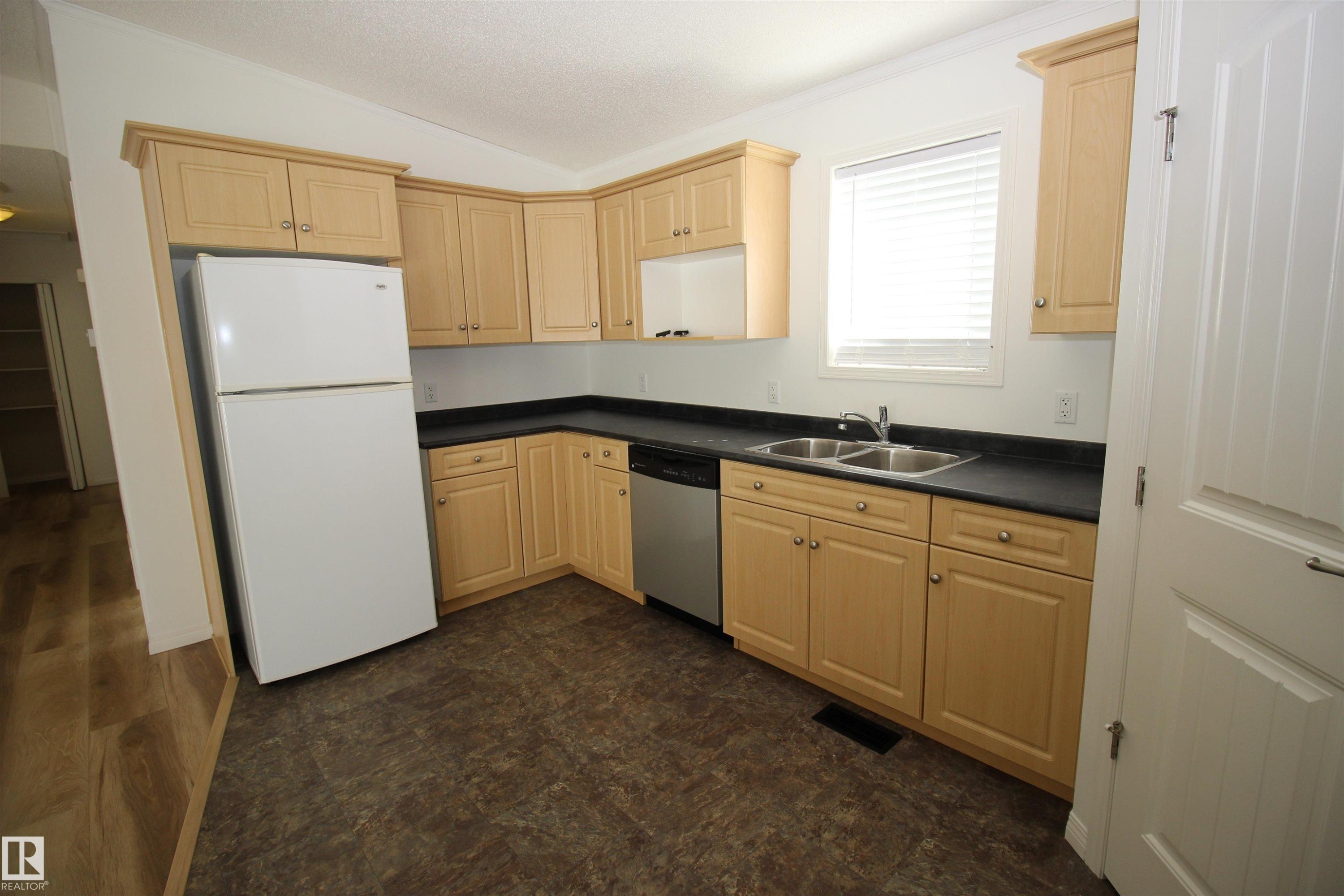 












10216 101 Street 

,
Westlock,




AB
T7P 1X9


