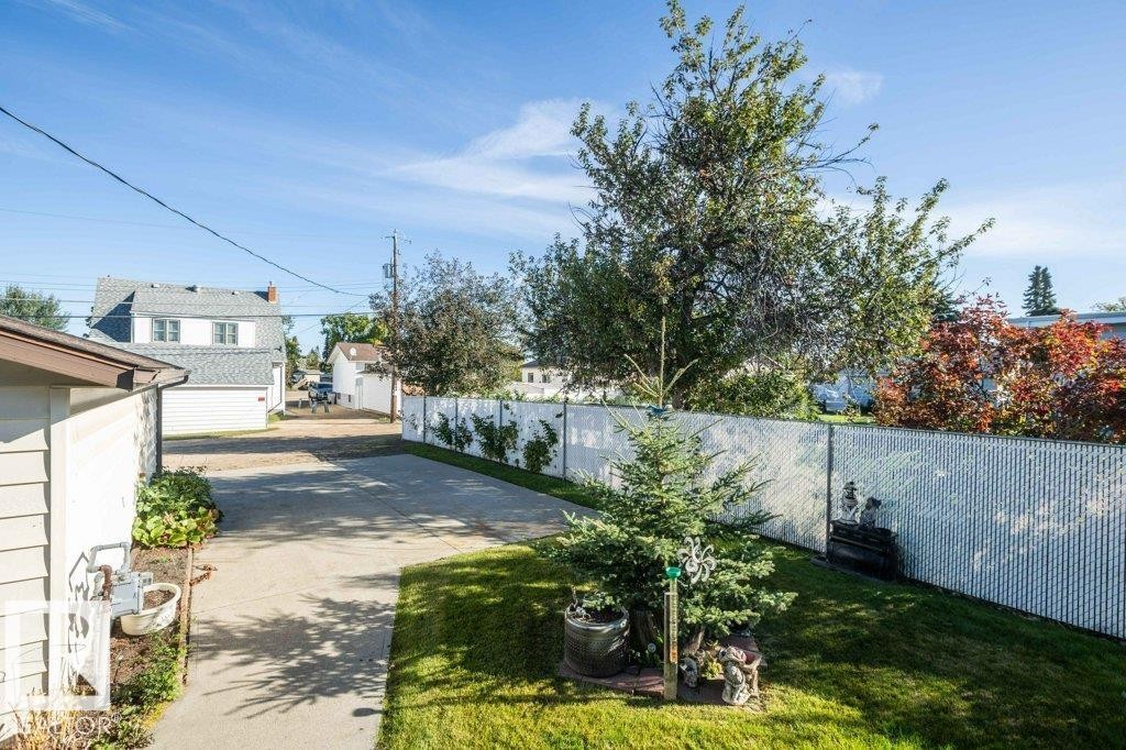 












9716 99 Street 

,
Westlock,




AB
T7P 1Y4

