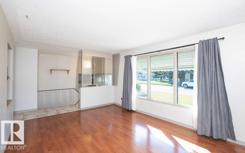 












9716 99 Street 

,
Westlock,




AB
T7P 1Y4

